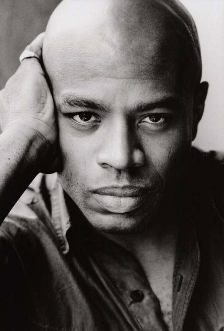 actor Gary McDonald large photo