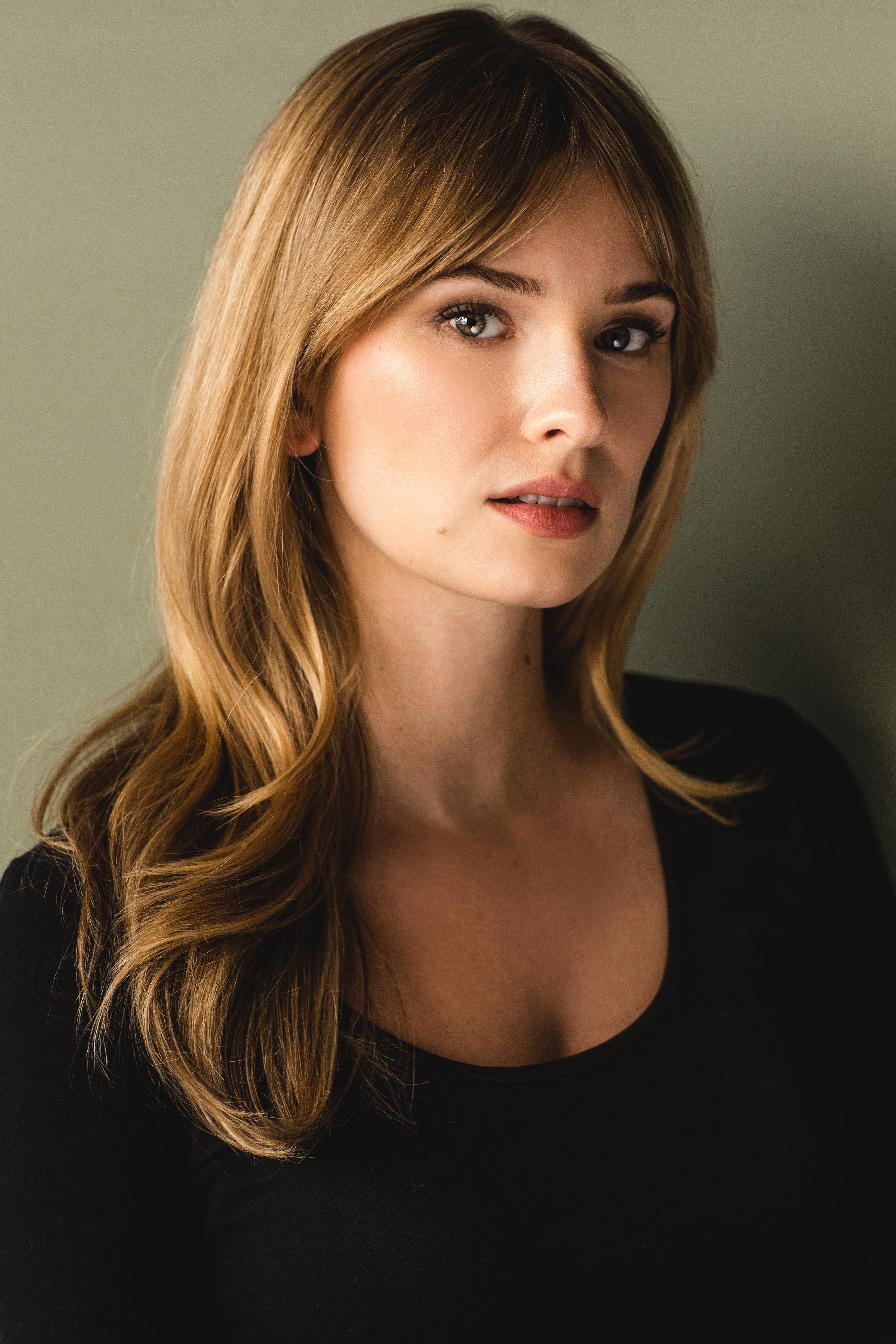 actor Stephanie Moran large photo