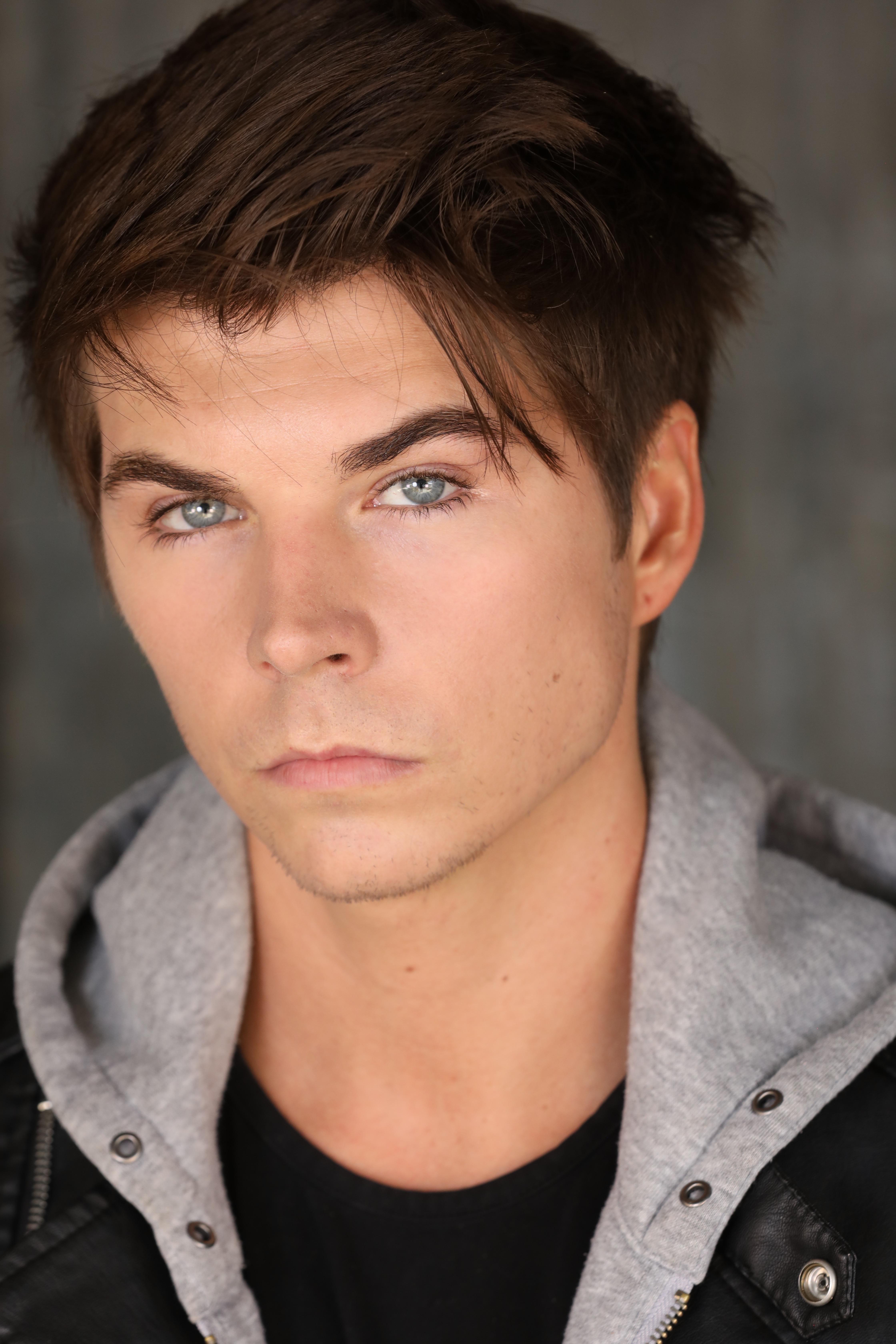 actor Javier Luna large photo