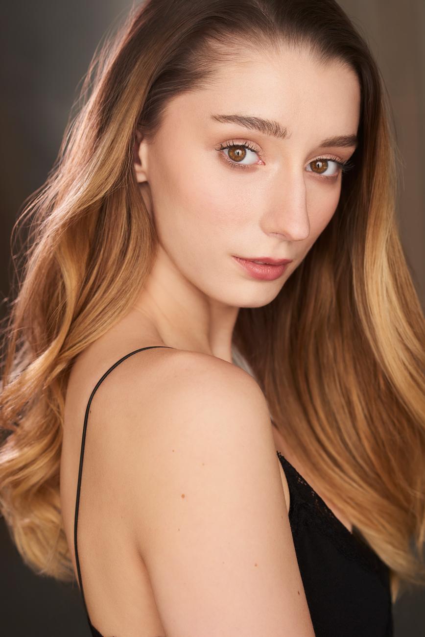 actor Alyssa Corella large photo