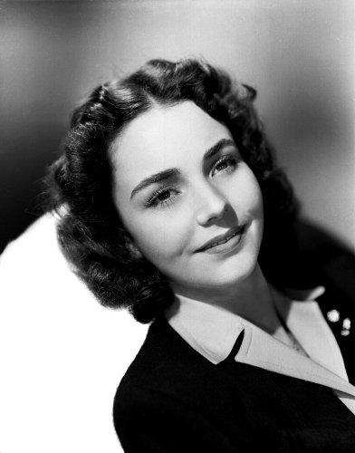 actor Jennifer Jones large photo