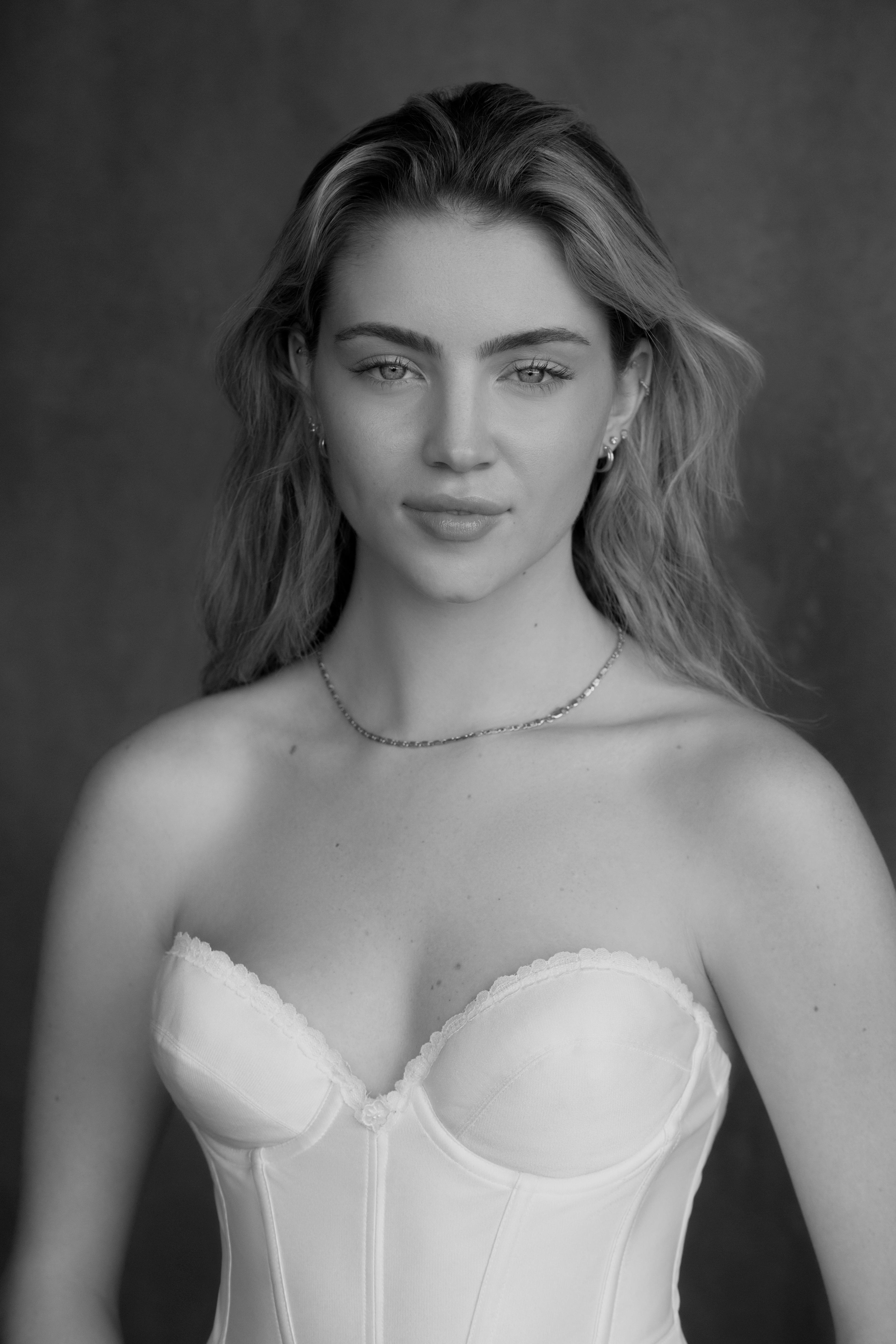 actor Daisy Jelley large photo