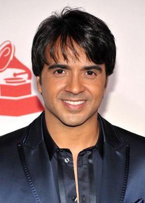 actor Luis Fonsi large photo