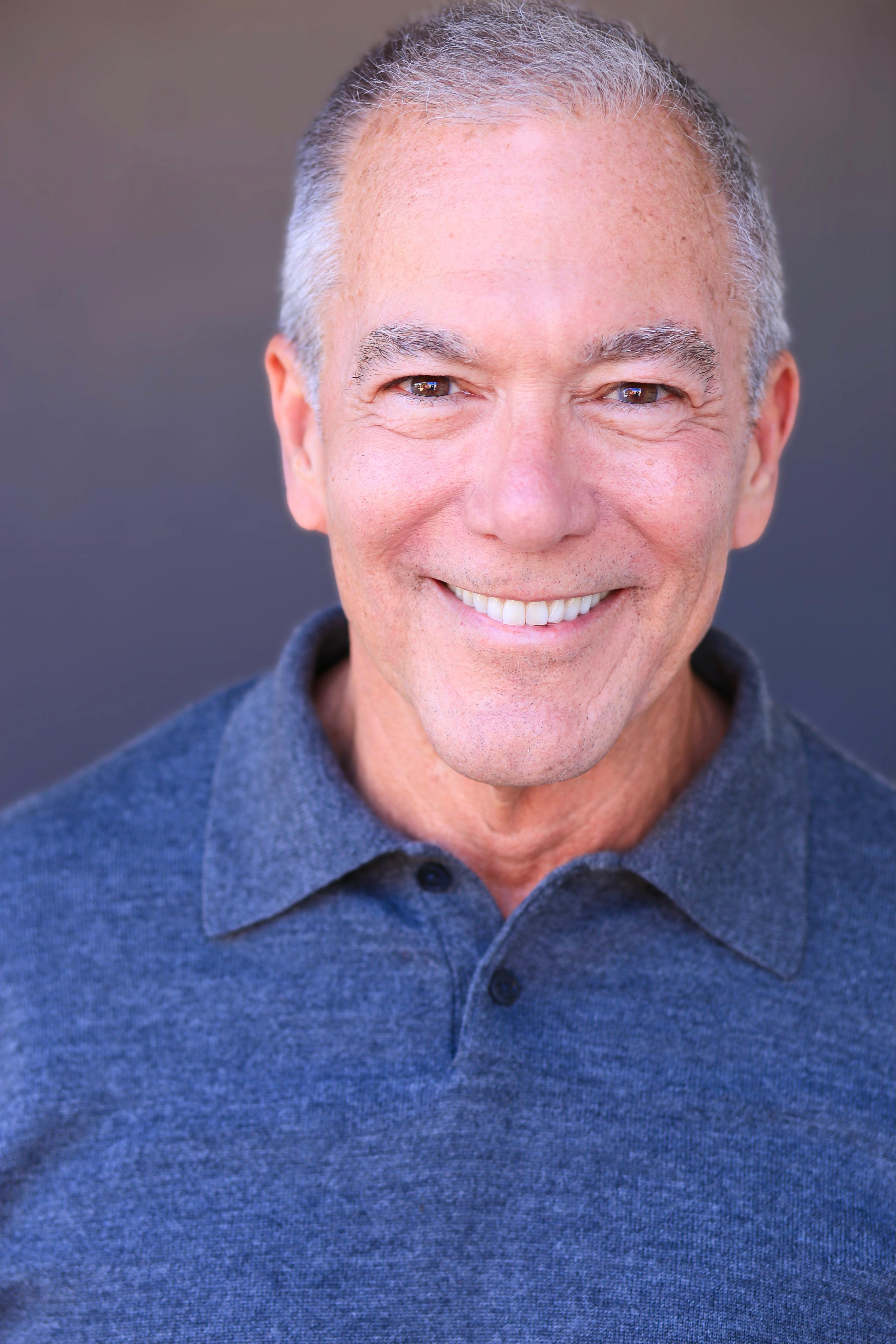 actor Carlos Harrison large photo