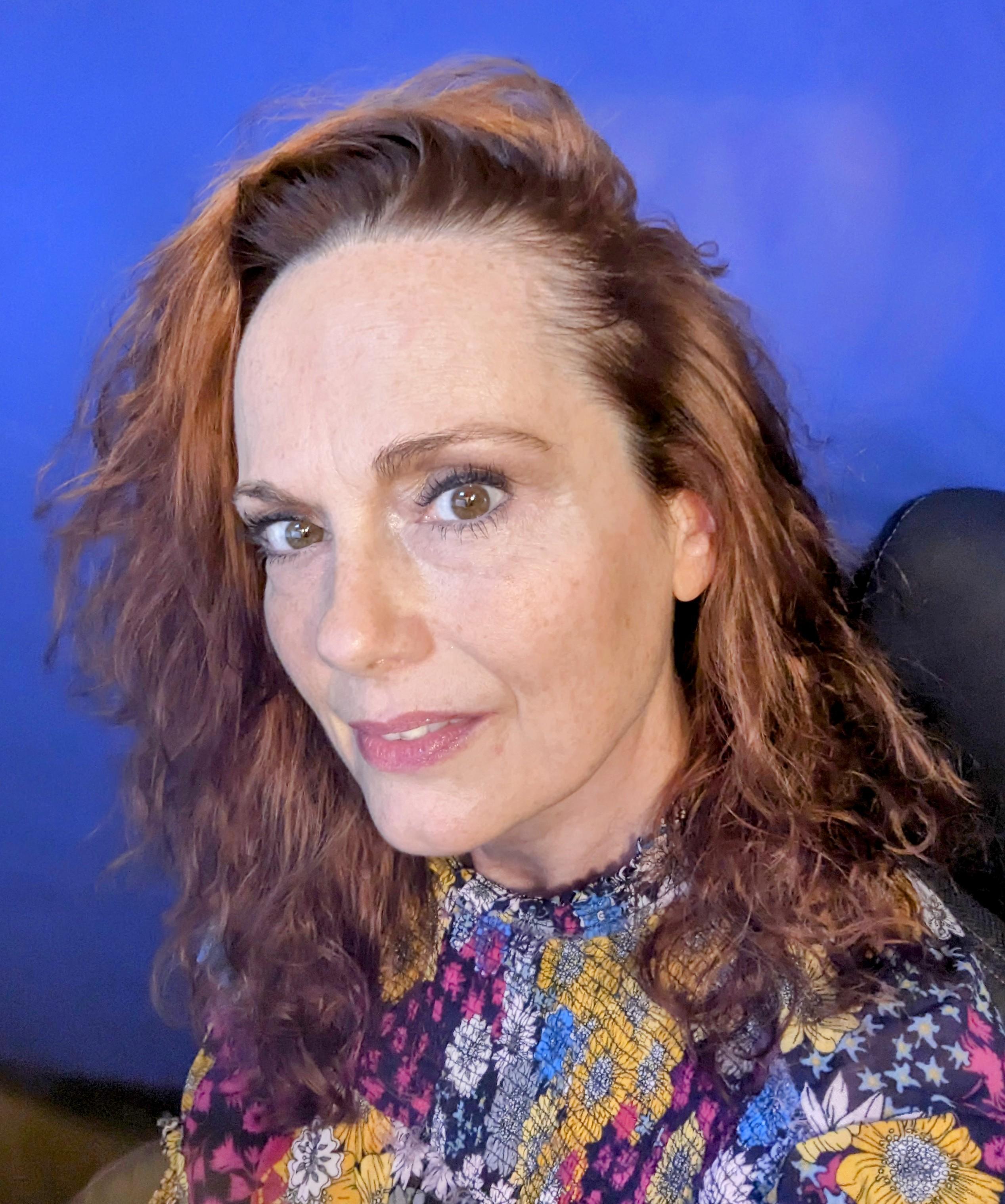 actor Erica Dyer large photo