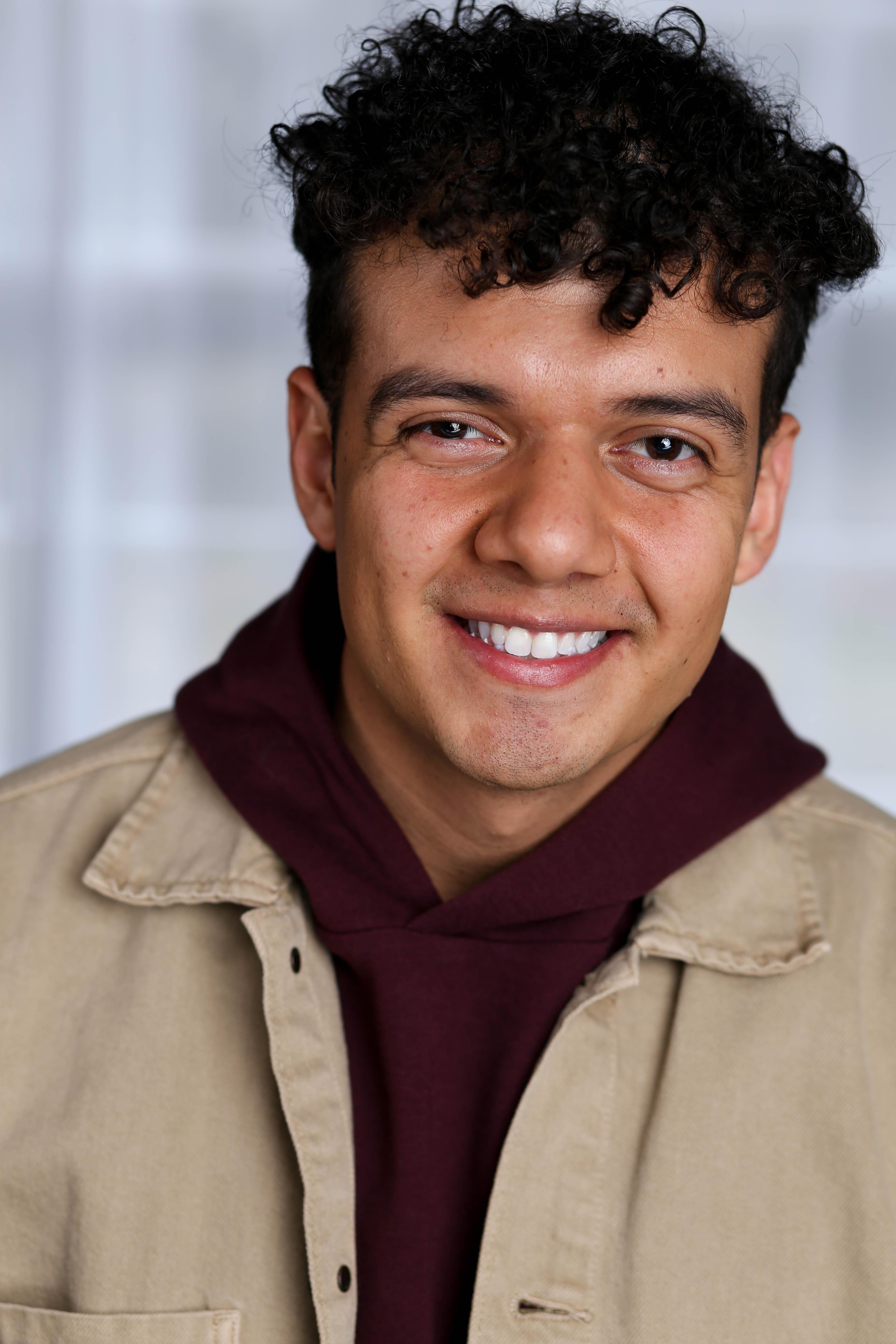 actor Jose Hernandez large photo