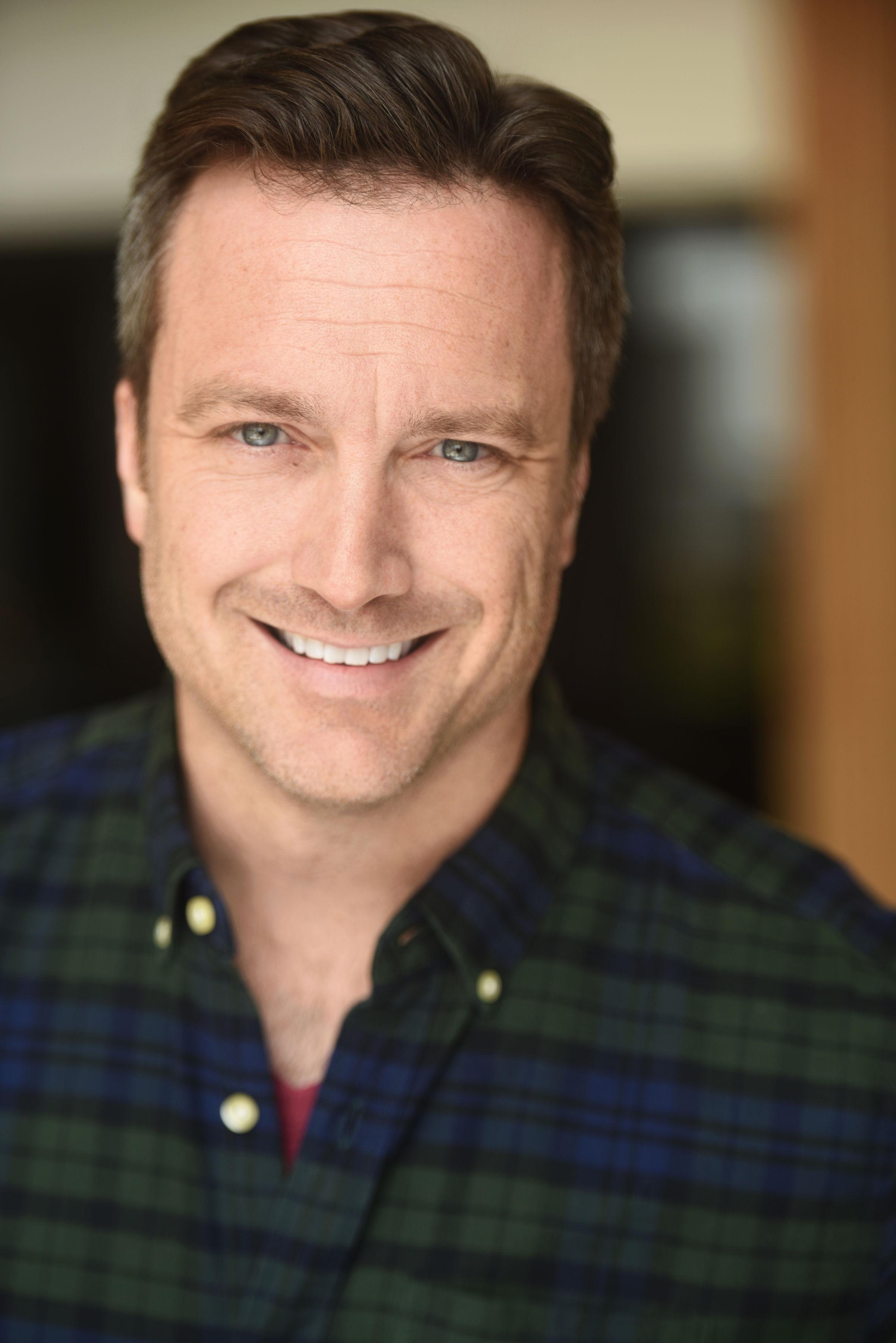 actor Adam Harper large photo