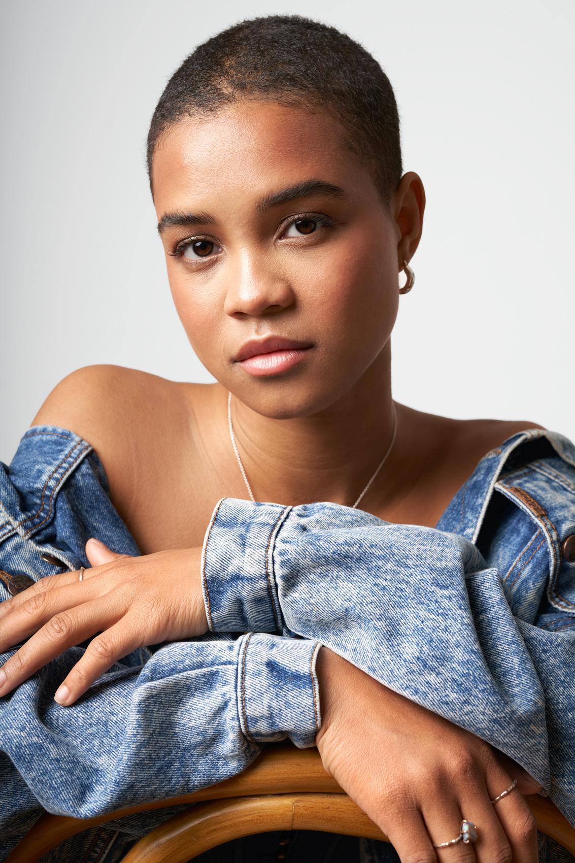 actor Hana Huggins large photo