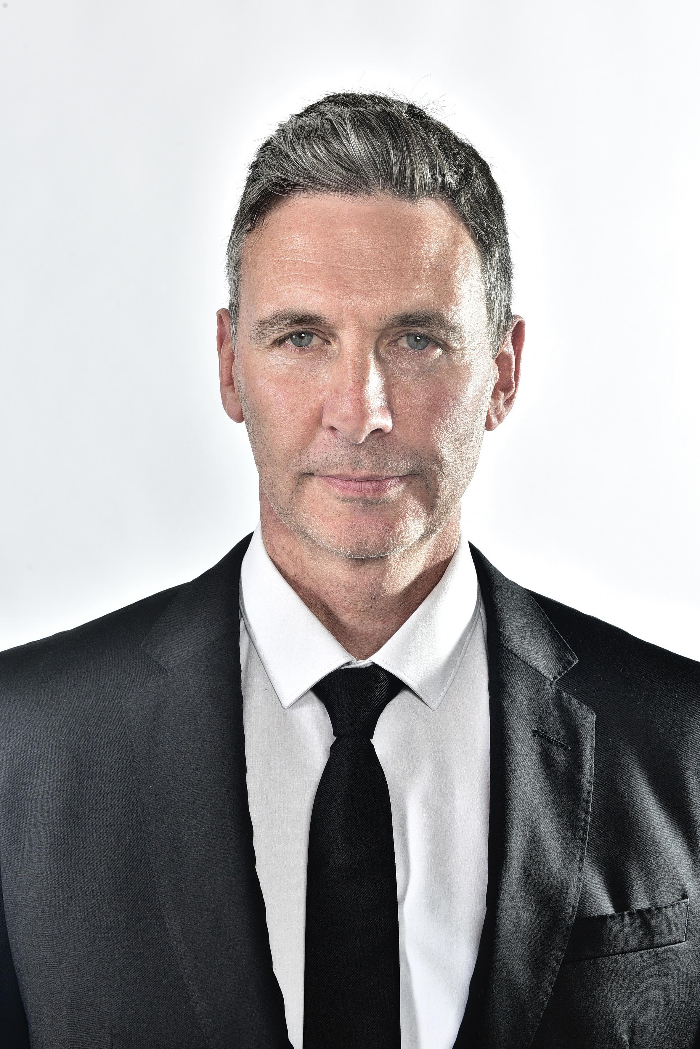 actor Neil Sunley large photo