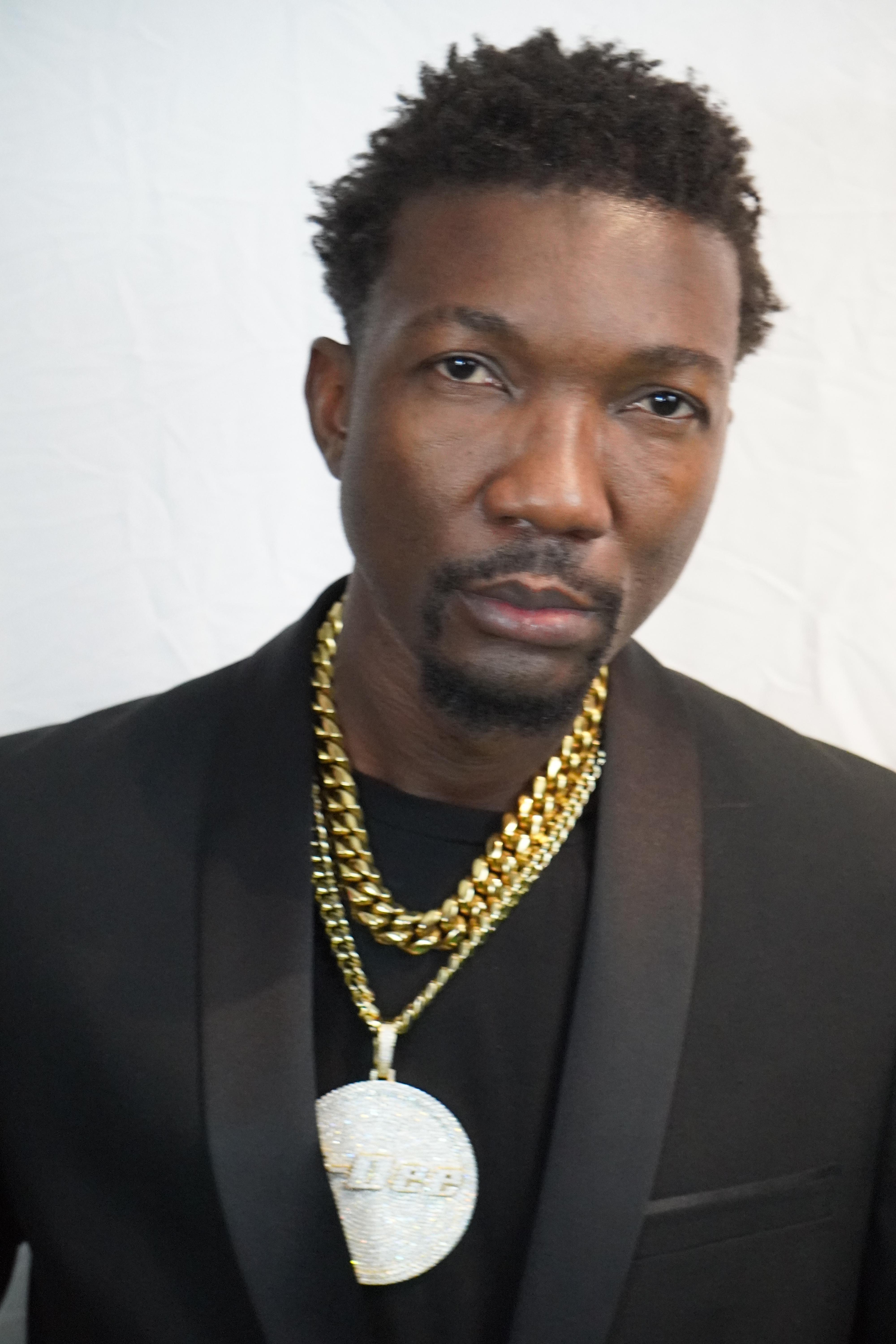 actor Everton Dennis large photo