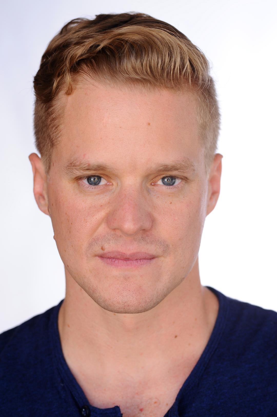 actor Graham Miller large photo