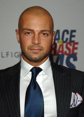 actor Joey Lawrence large photo