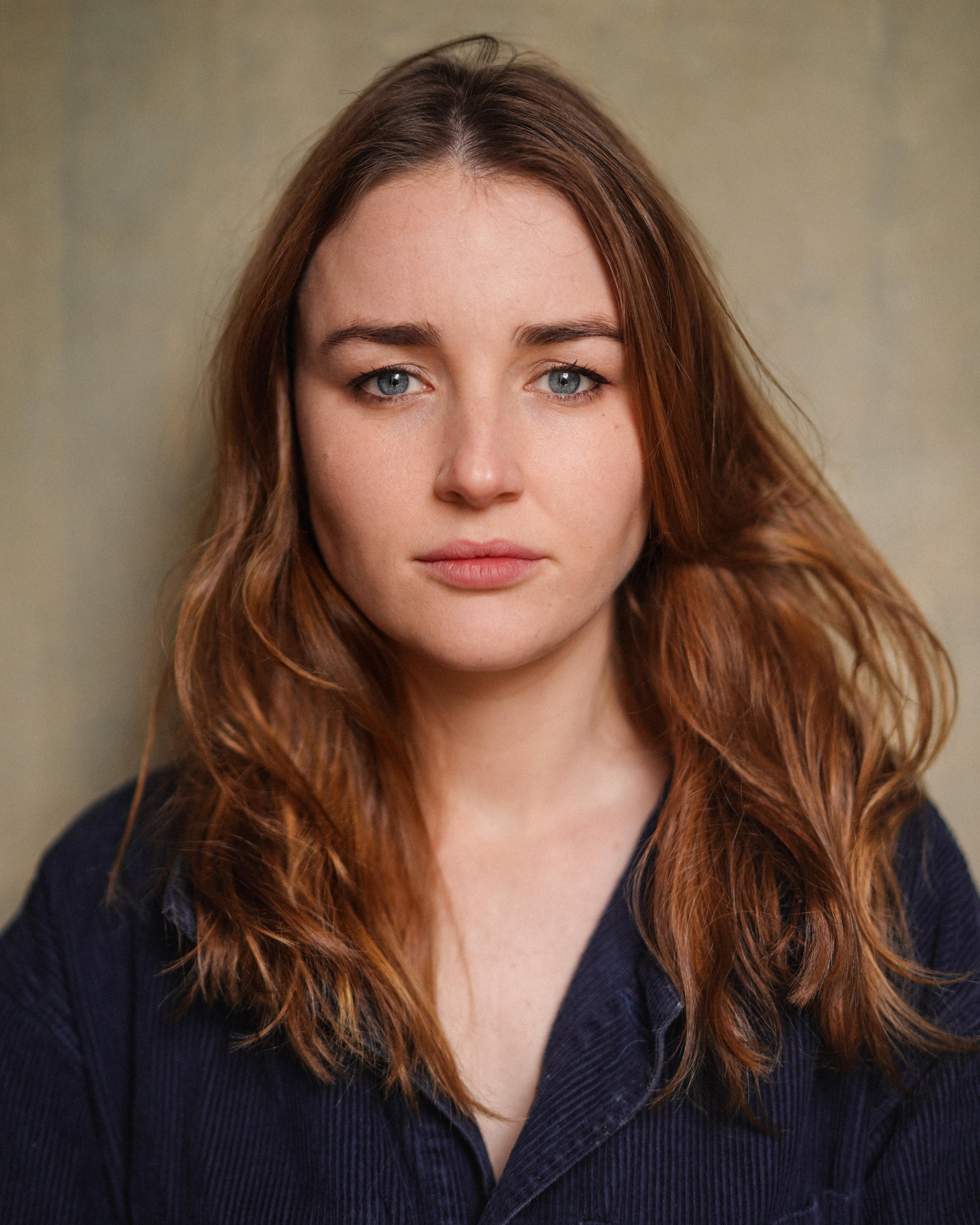 actor Esme Lonsdale large photo