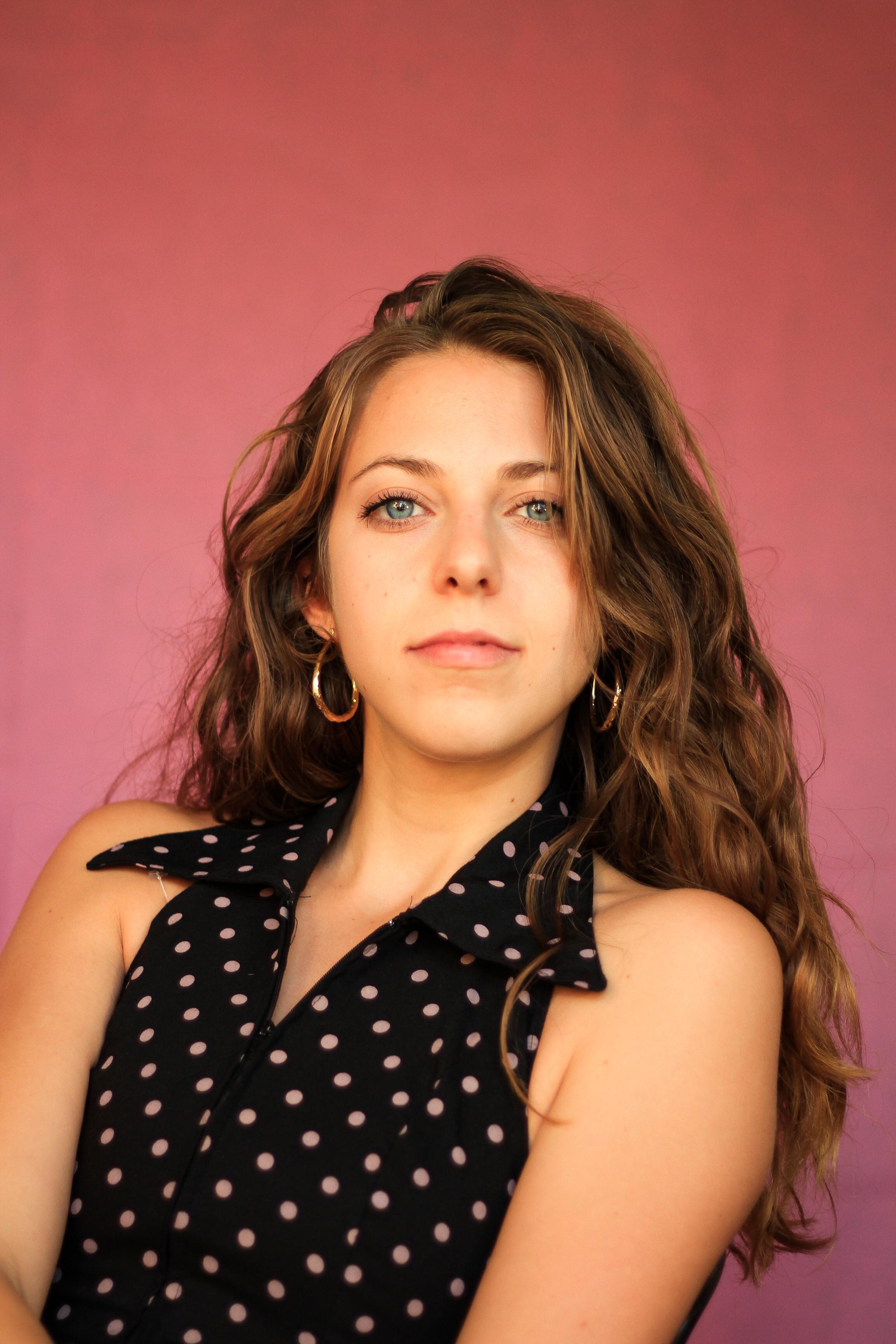 actor Makenna Perkal large photo