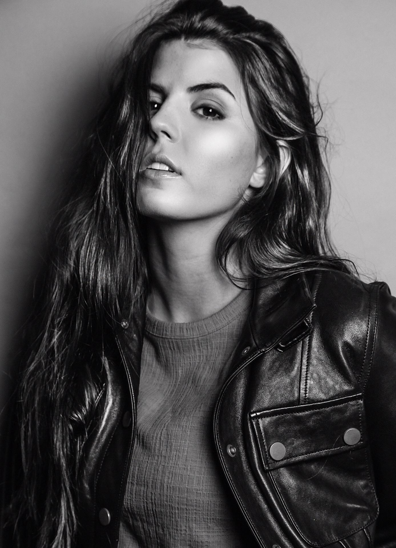 actor Lauren Hutchins large photo