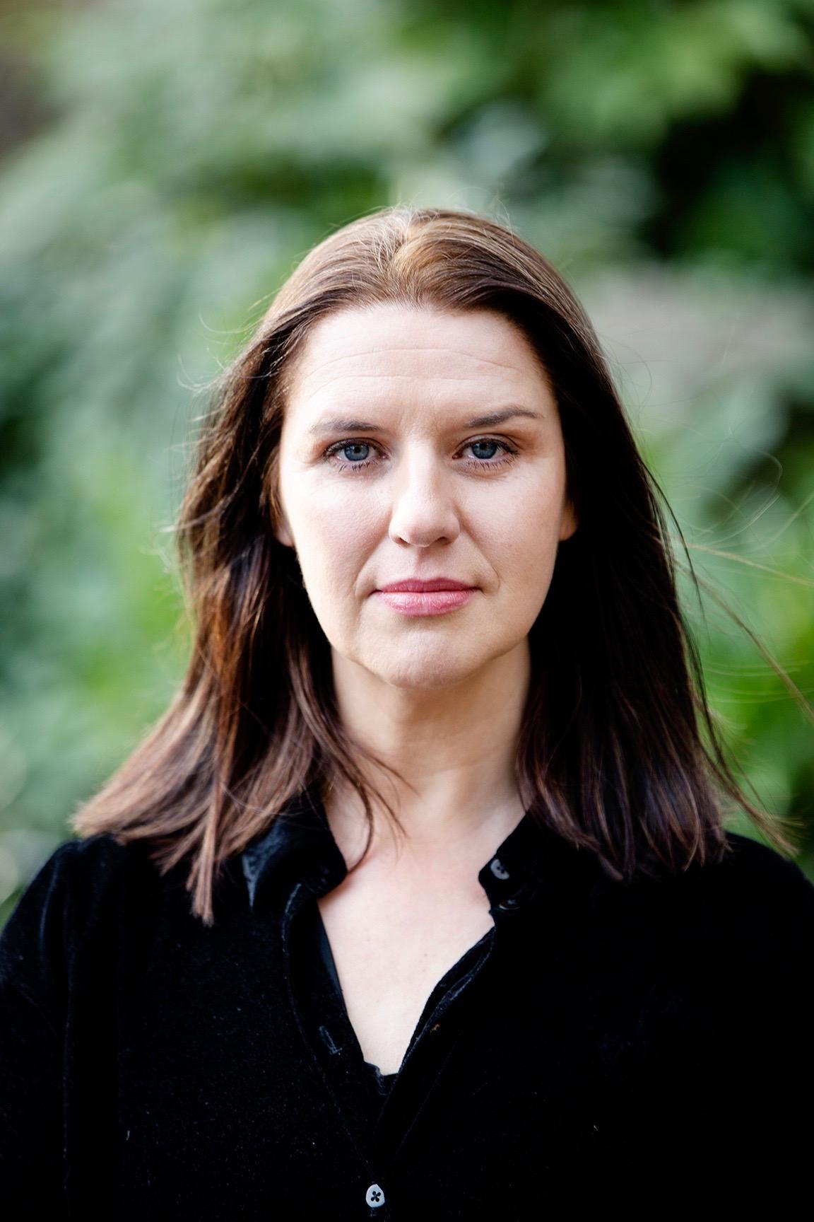 actor Fiona Condon large photo