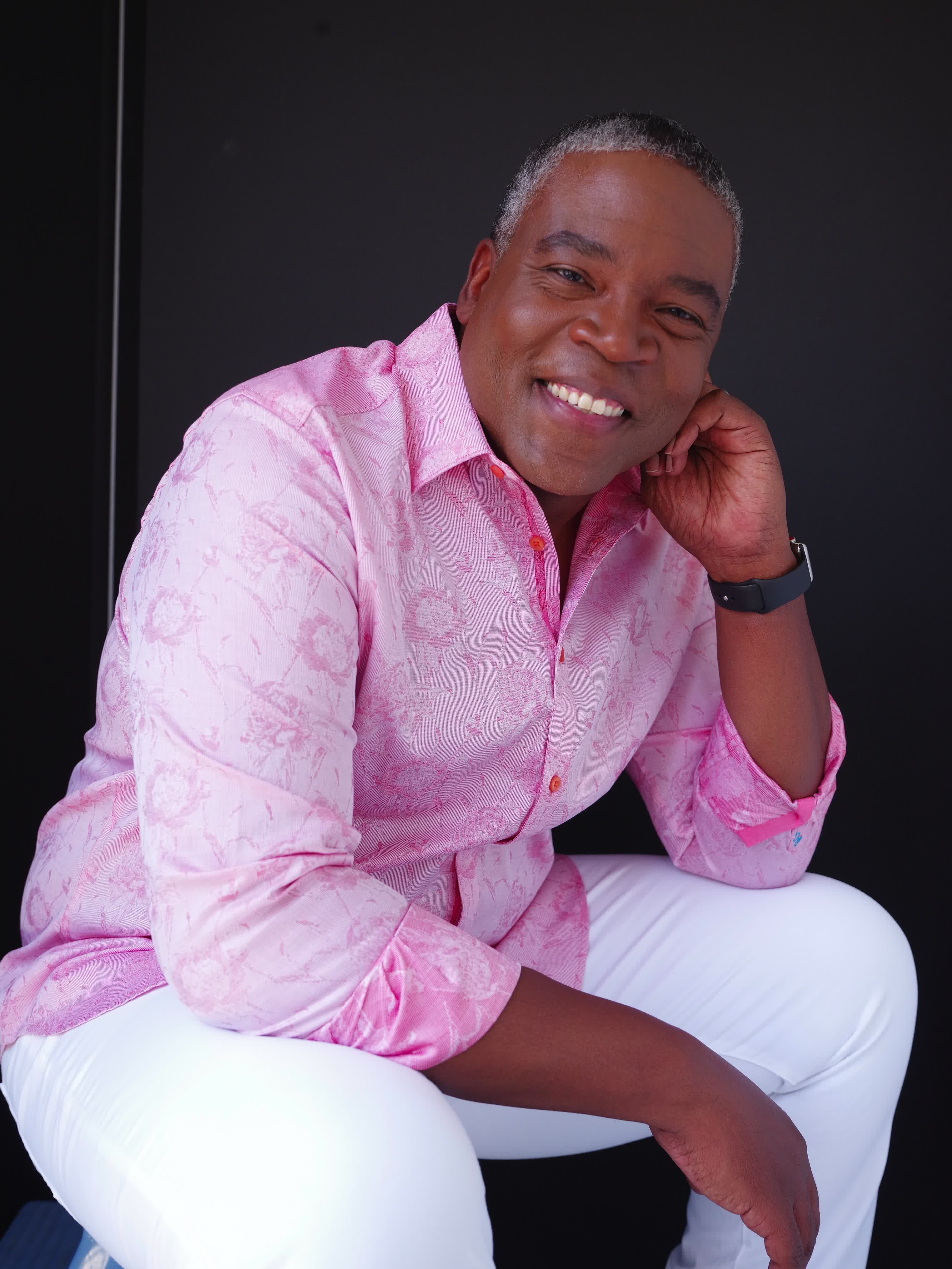 actor Jonathan Adams large photo