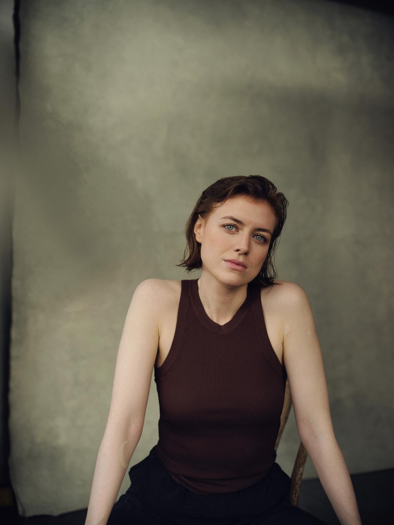 actor Alexandra Moloney large photo