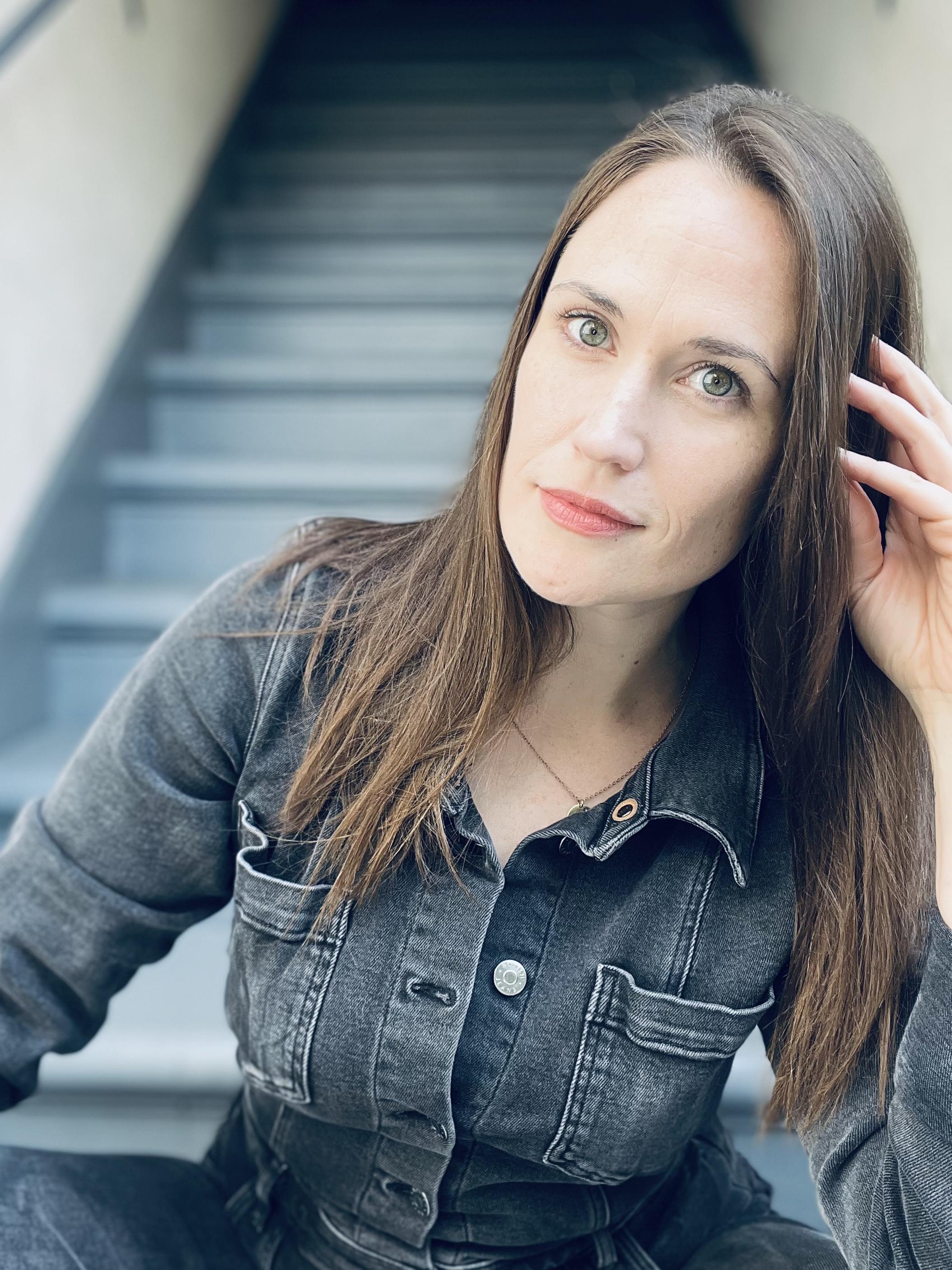 actor Scarlett Redmond large photo