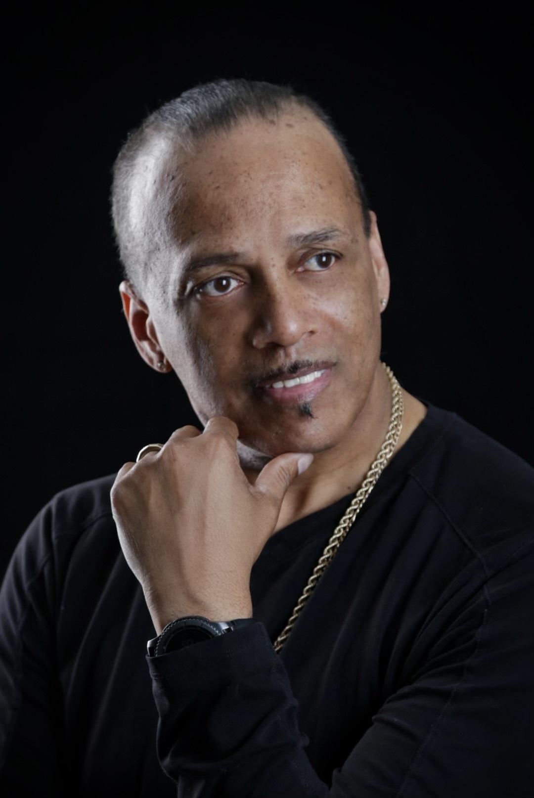 actor Steve Lawrence large photo