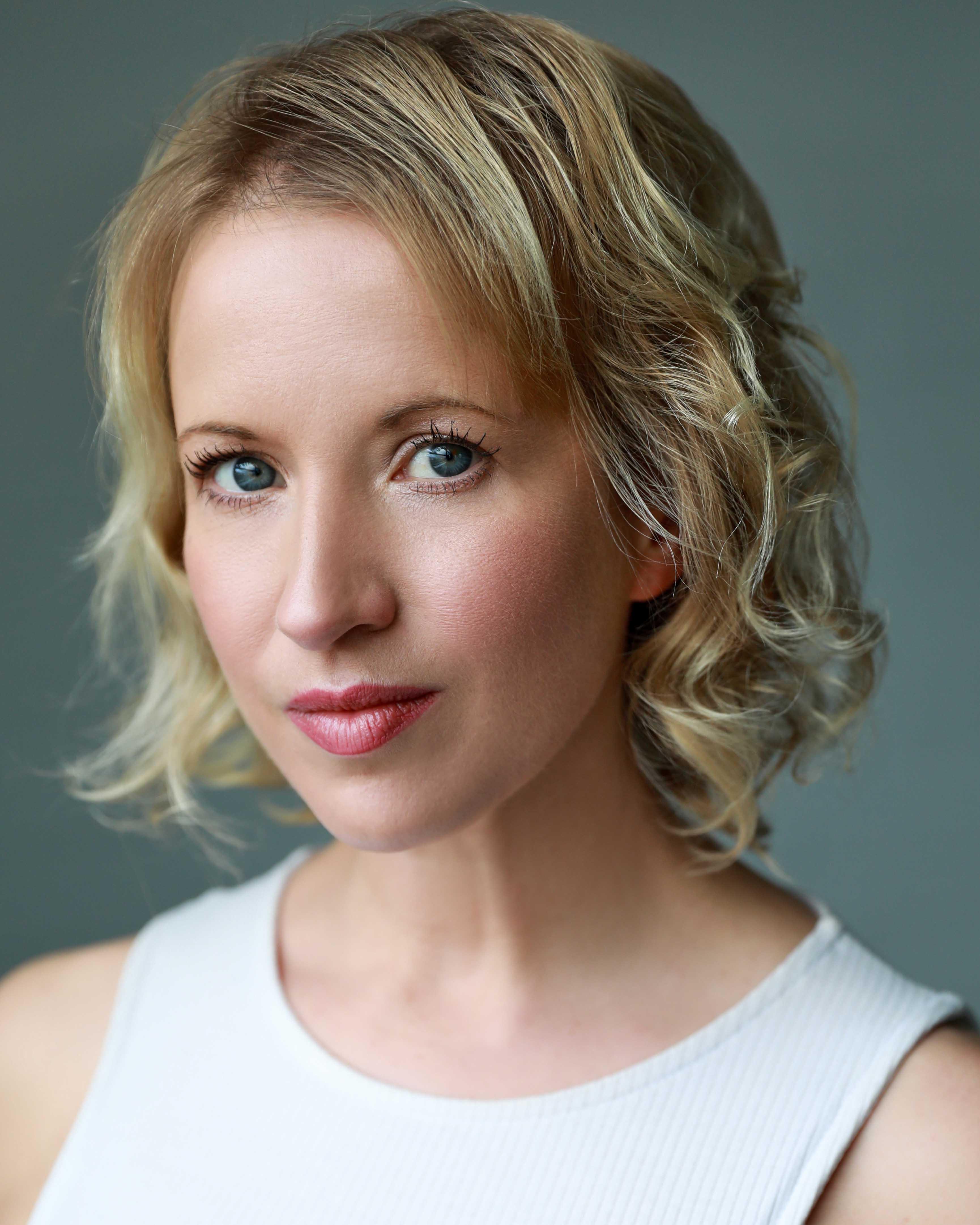 actor Rosanna Miles large photo