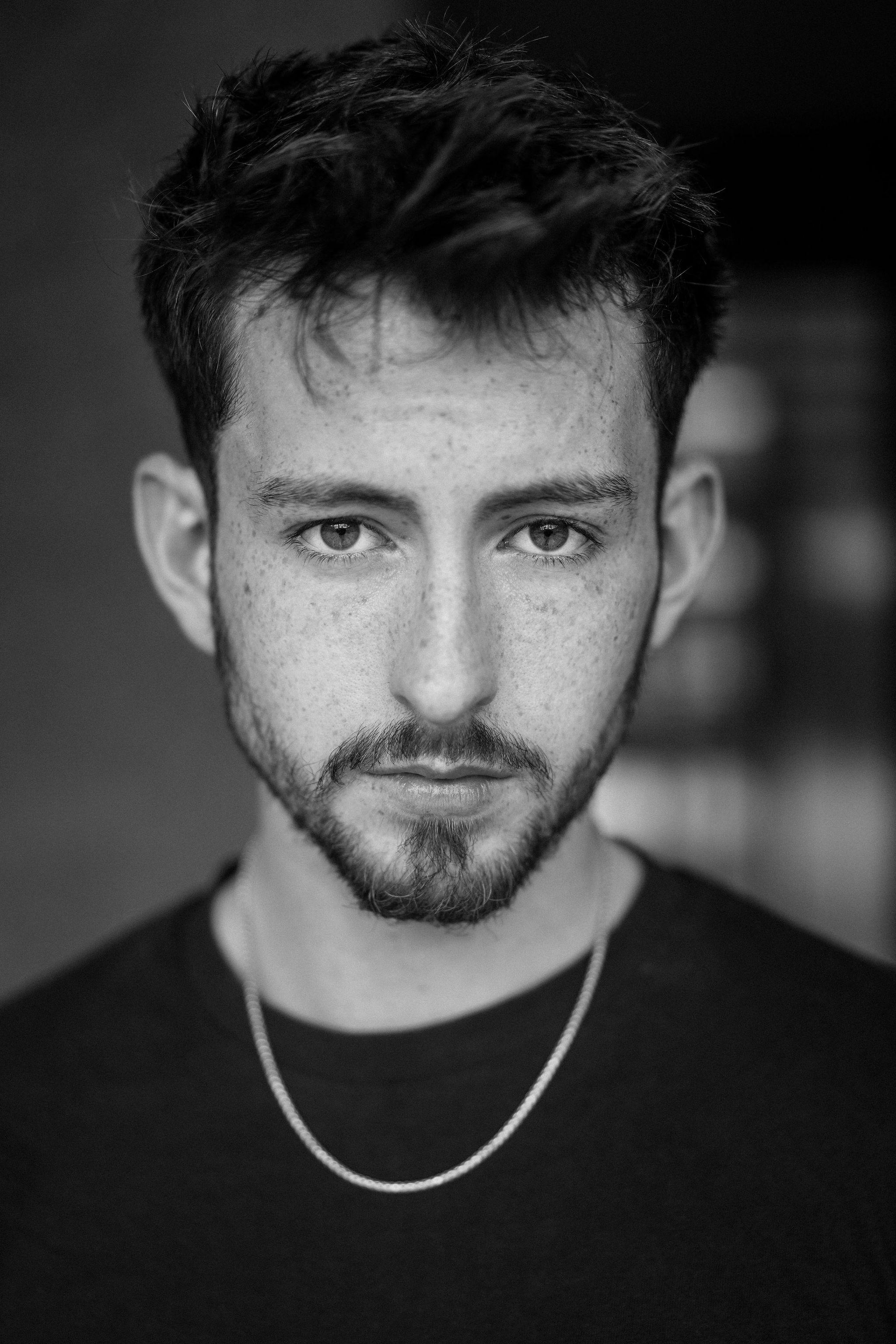 actor Eoin Sweeney large photo