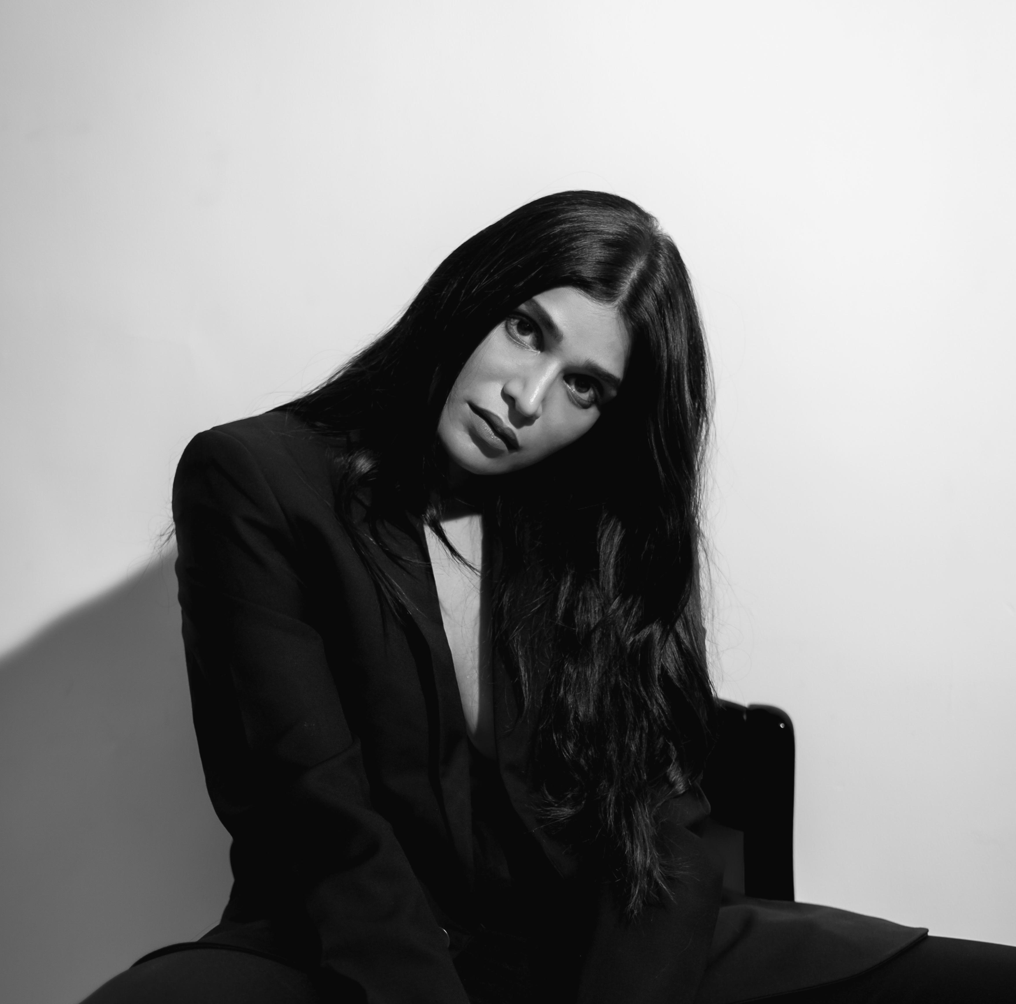 actor Neeha Garg large photo