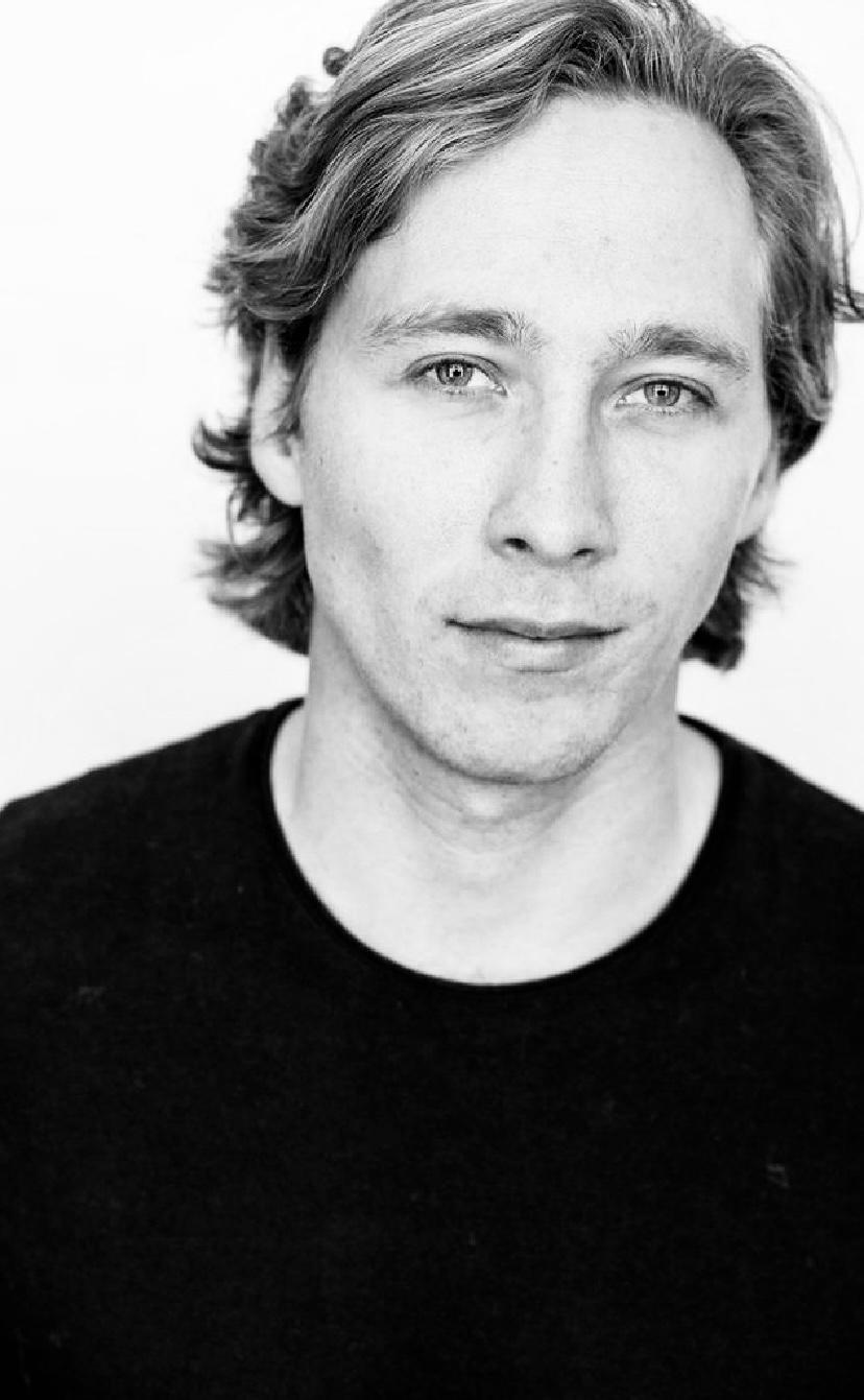 actor Daniel Olson large photo