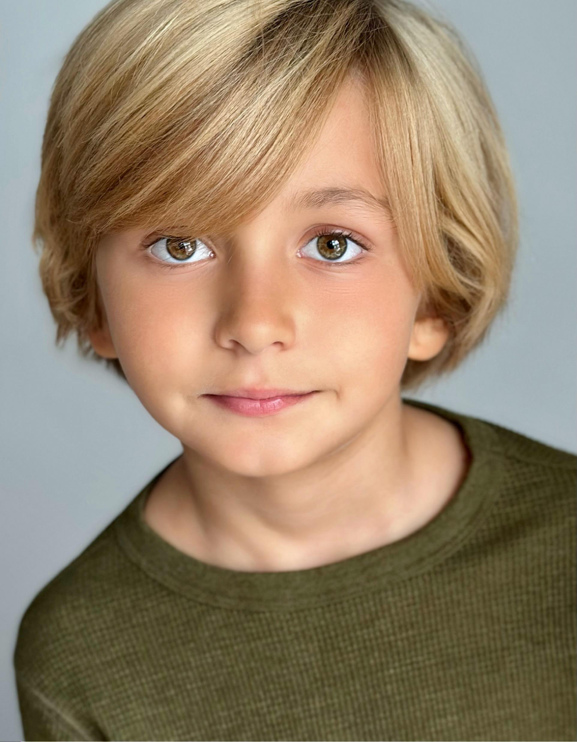 actor Kellan Tetlow large photo