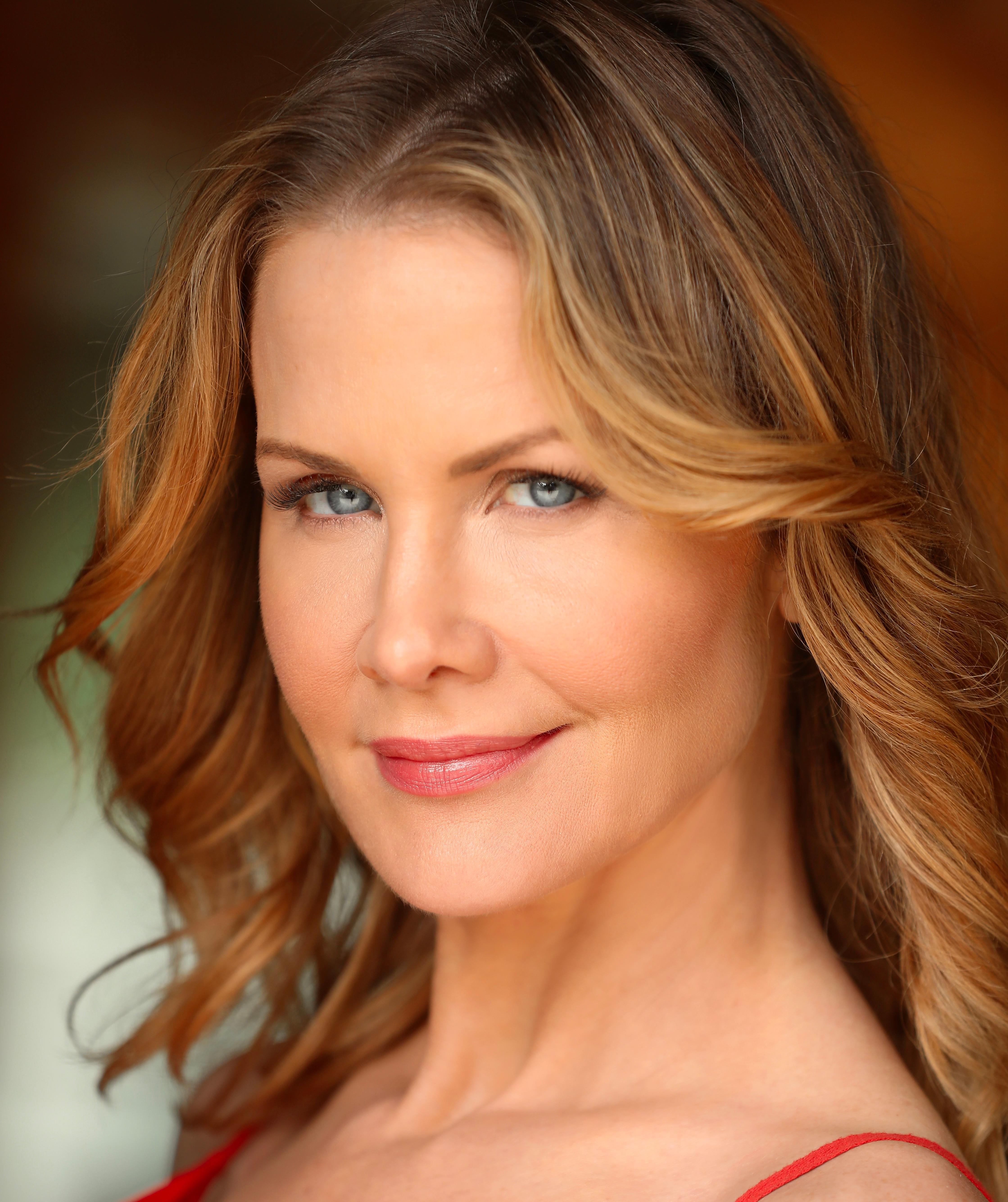 actor Josie Davis large photo