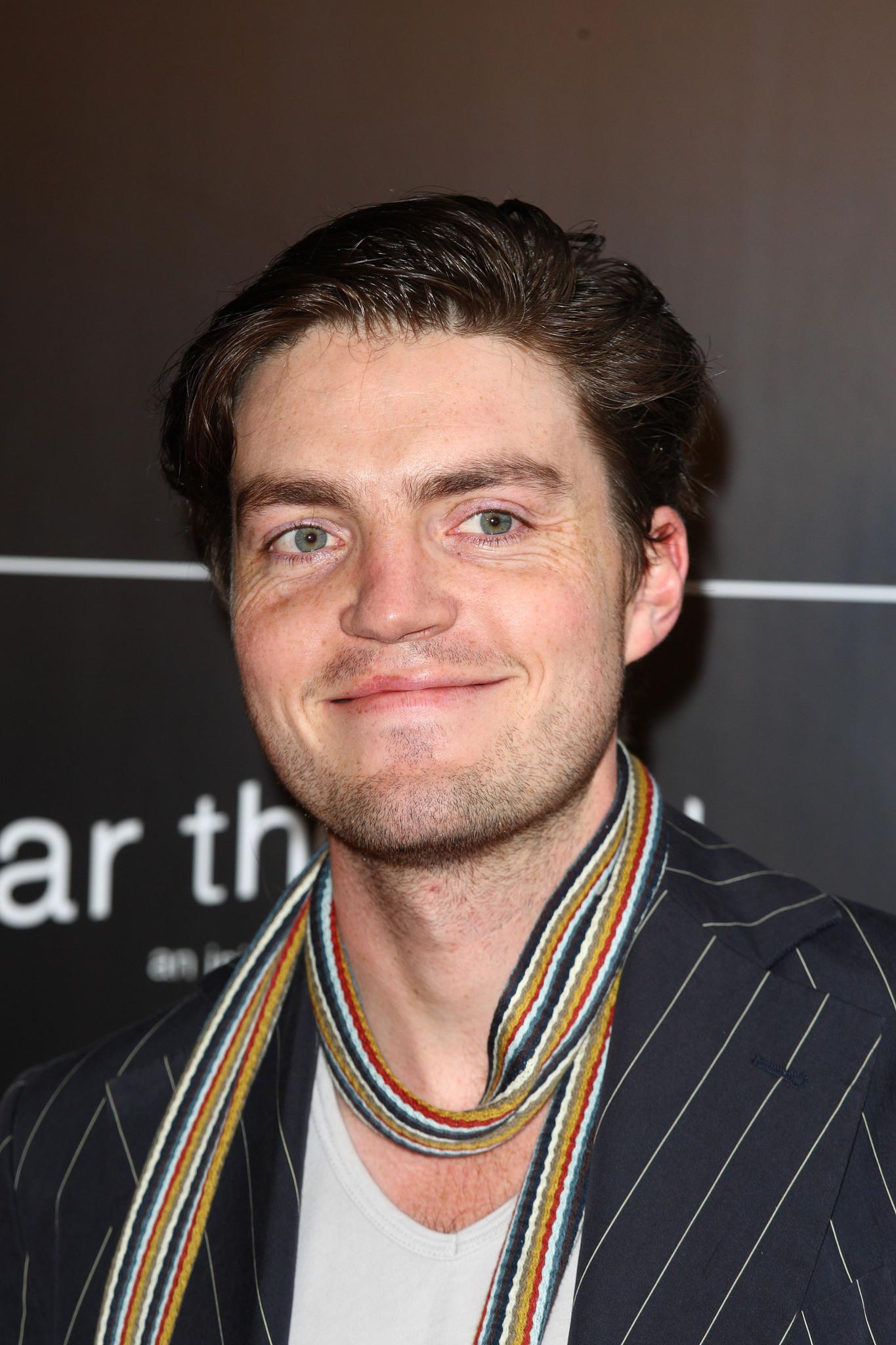 actor Tom Burke large photo