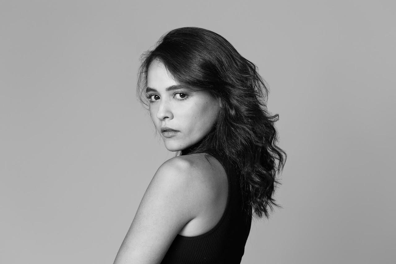 actor Génesis Estévez large photo