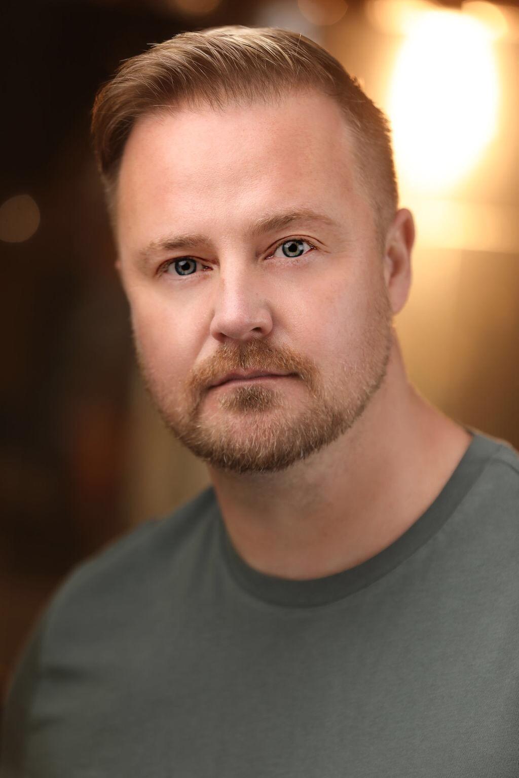 actor Richard Boland large photo