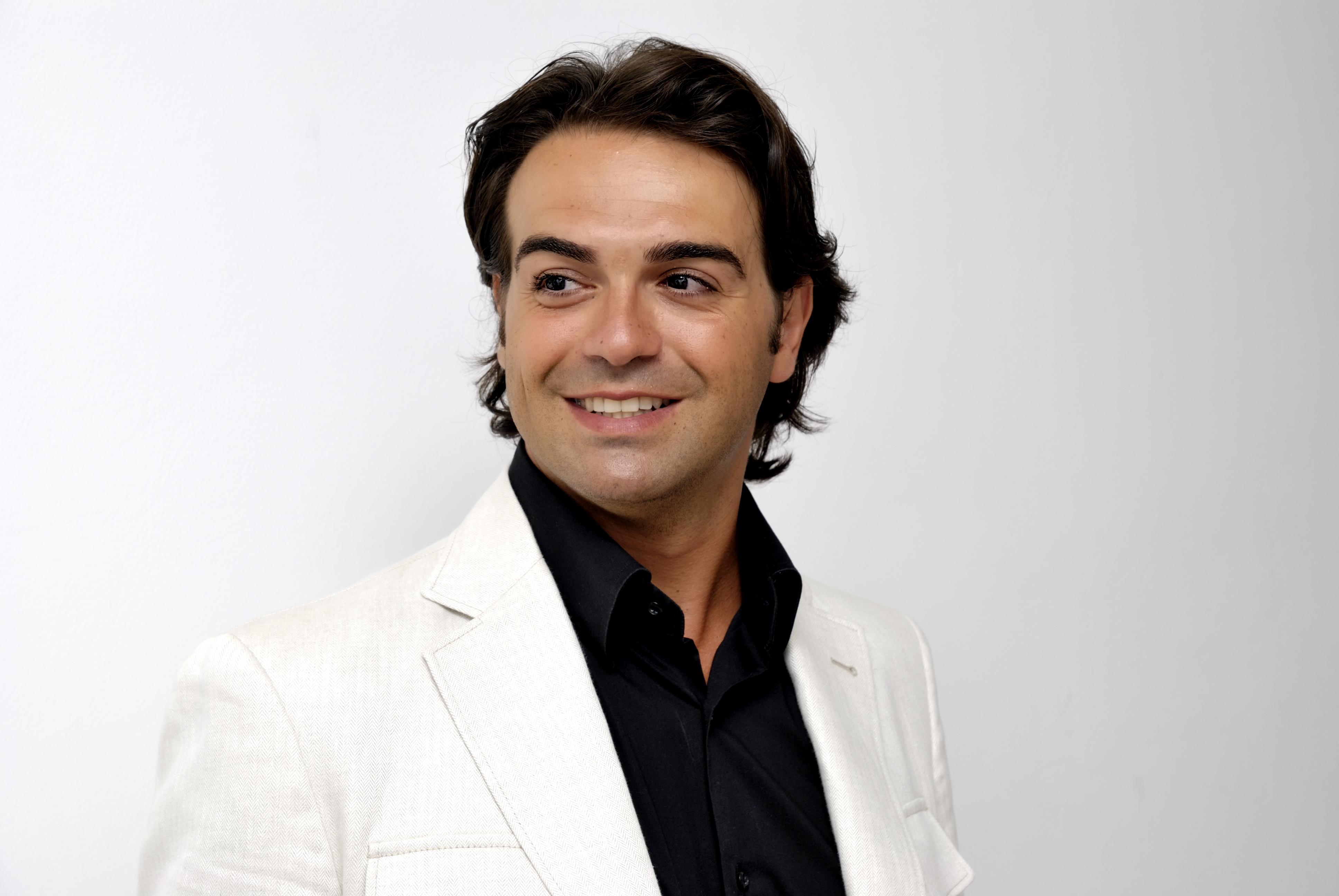 actor Leonardo Caimi large photo