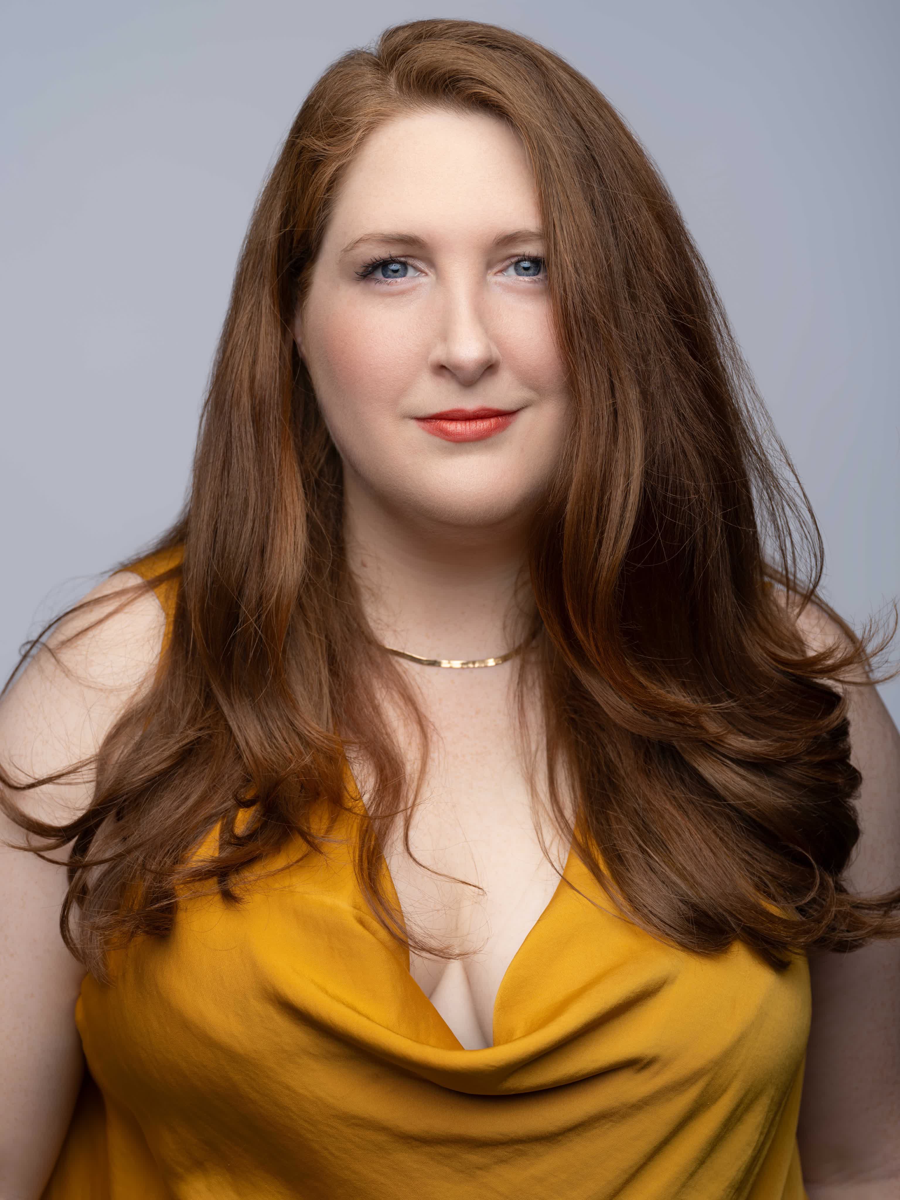 actor Chelsea Davison large photo