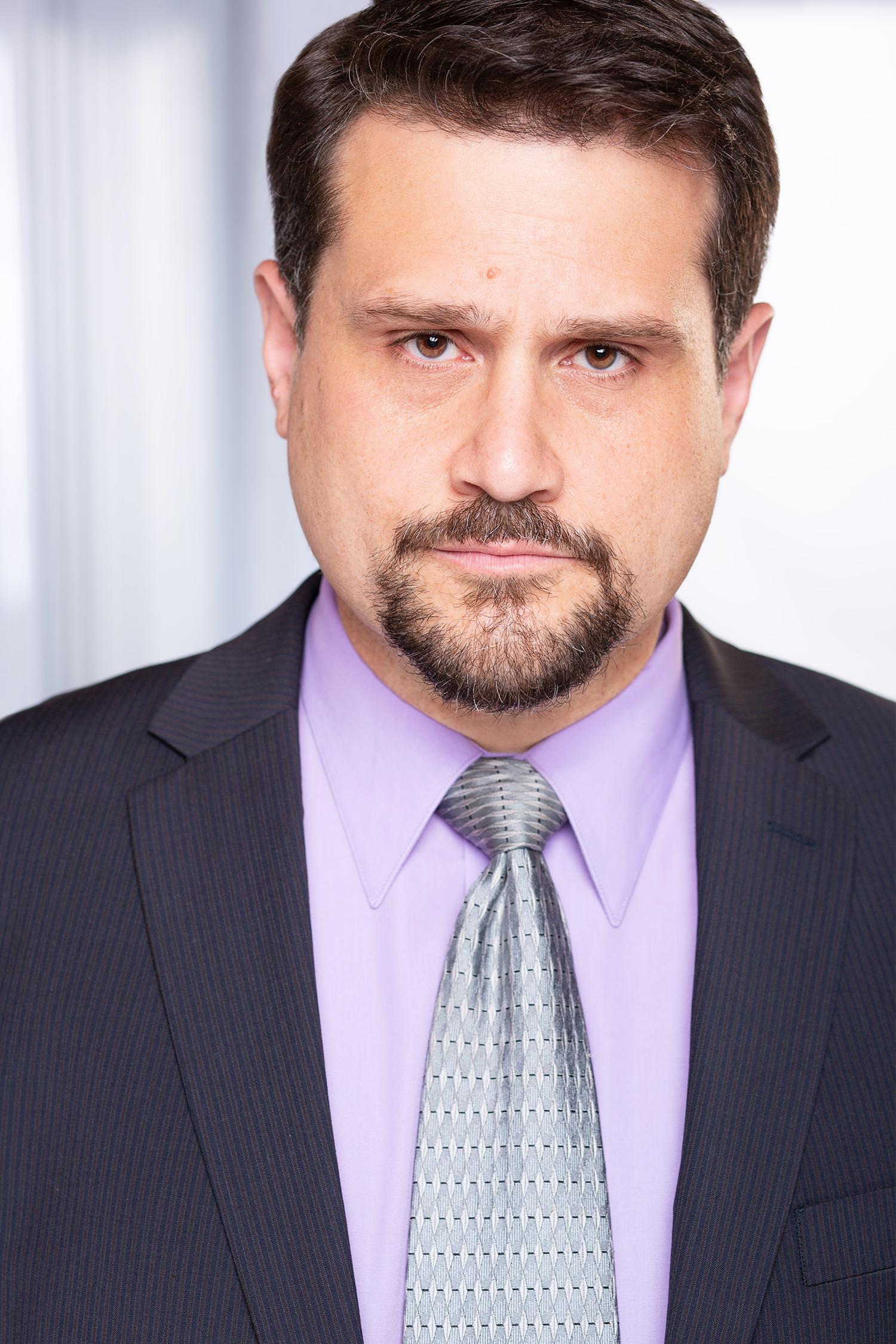 actor Luis R. Hernandez large photo