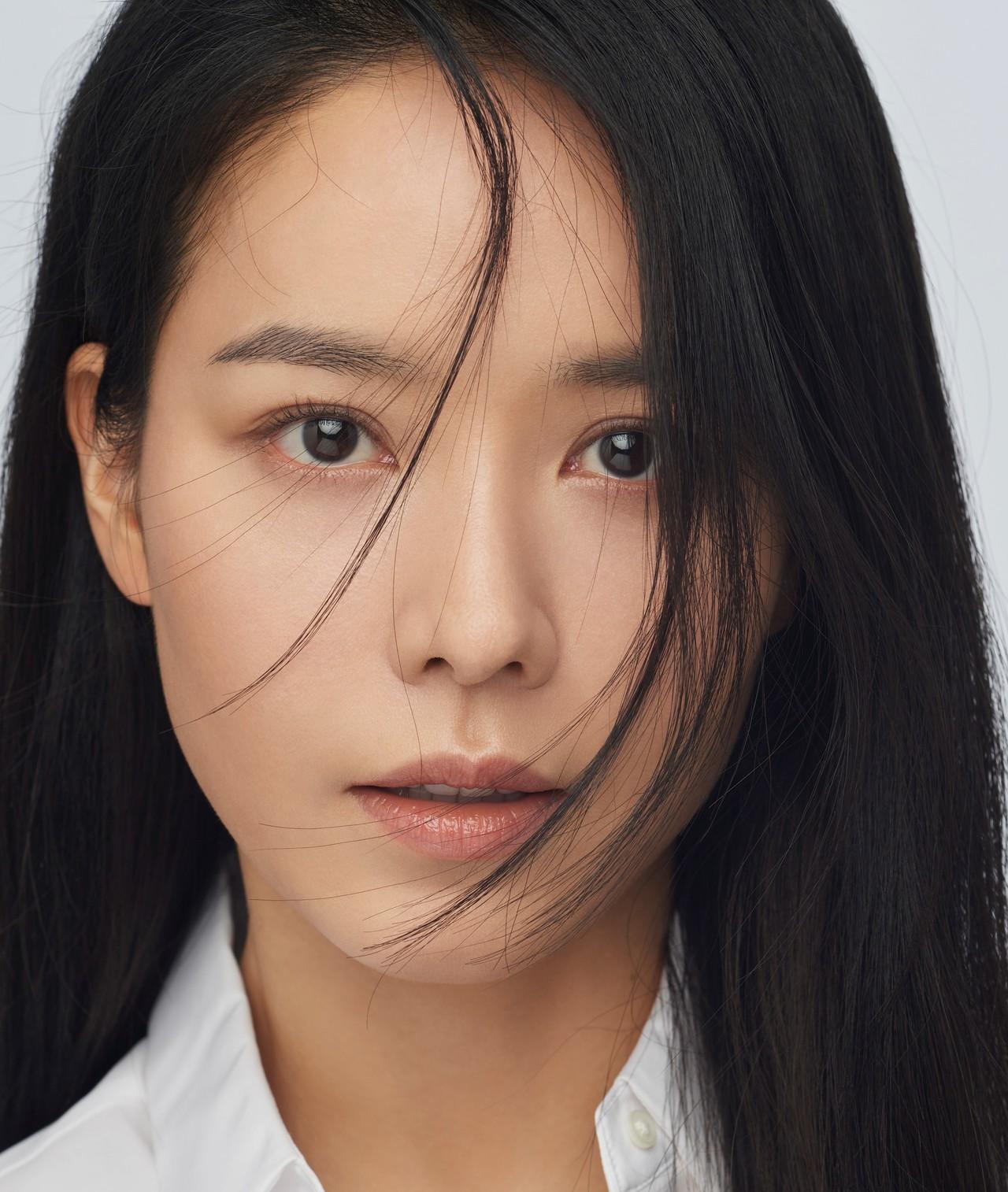 actor Ahn Ji-hye large photo
