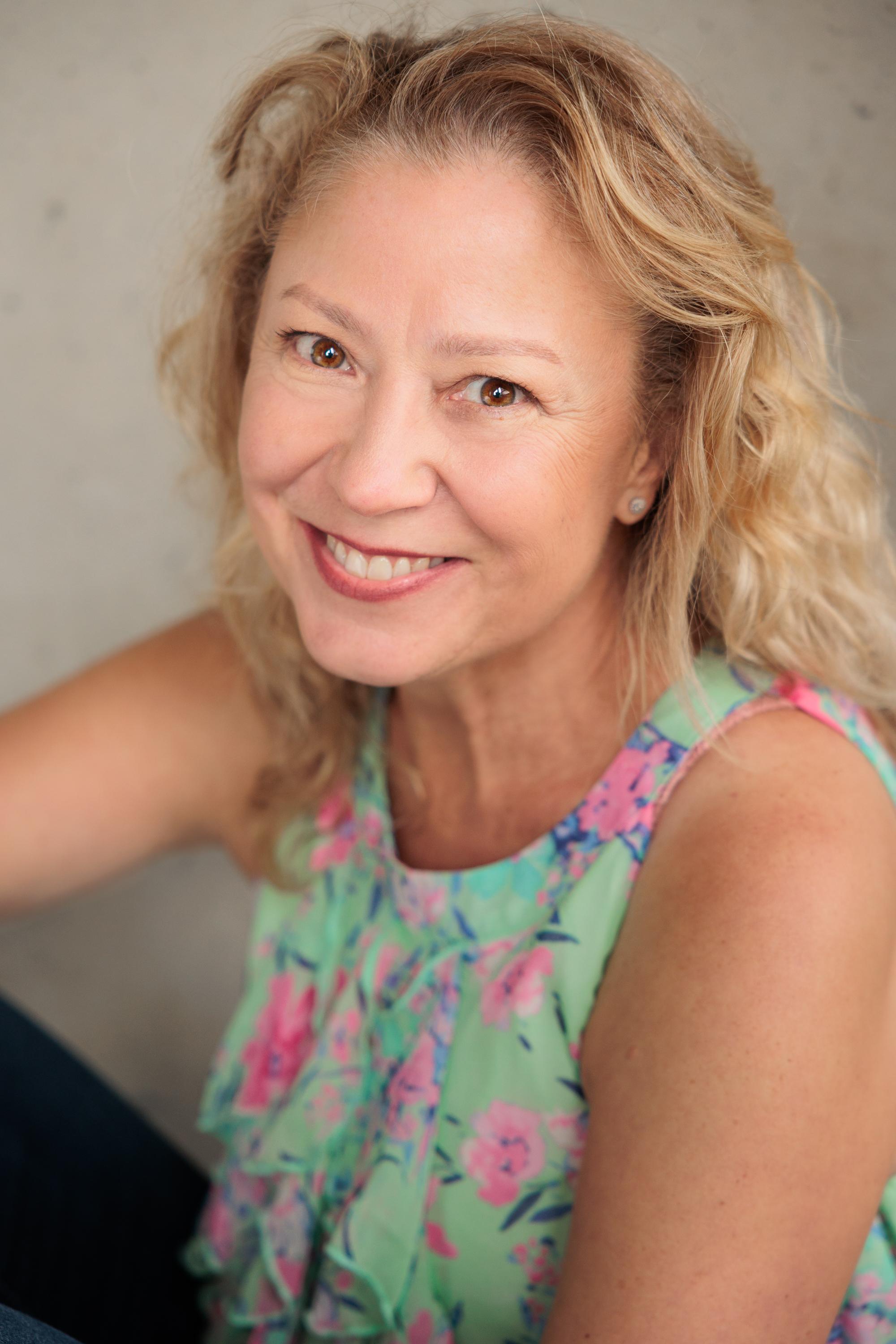 actor Vicki Gard large photo