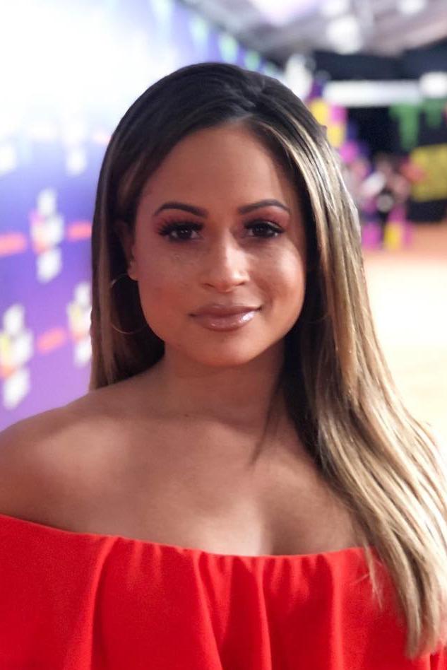 actor Kayla Becker large photo