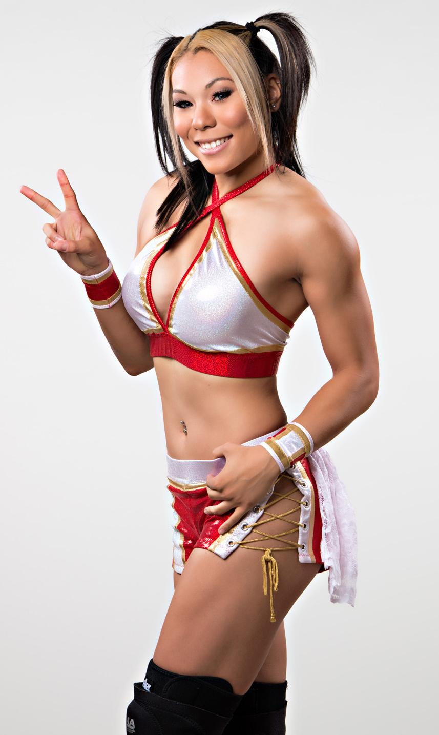 actor Stephanie Bell large photo