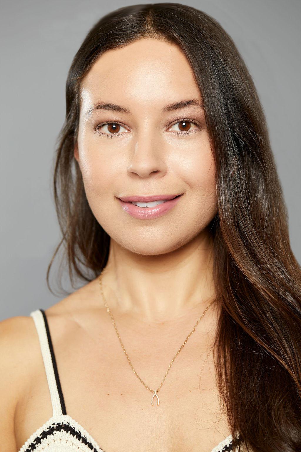 actor Leilani Fideler large photo