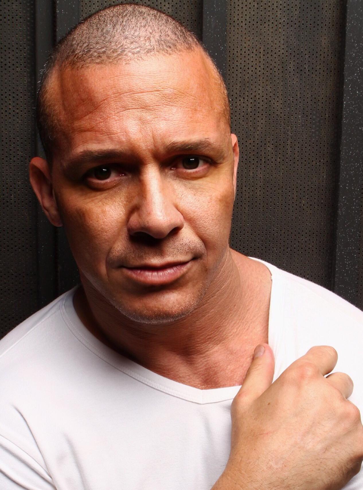 actor John Lewis large photo