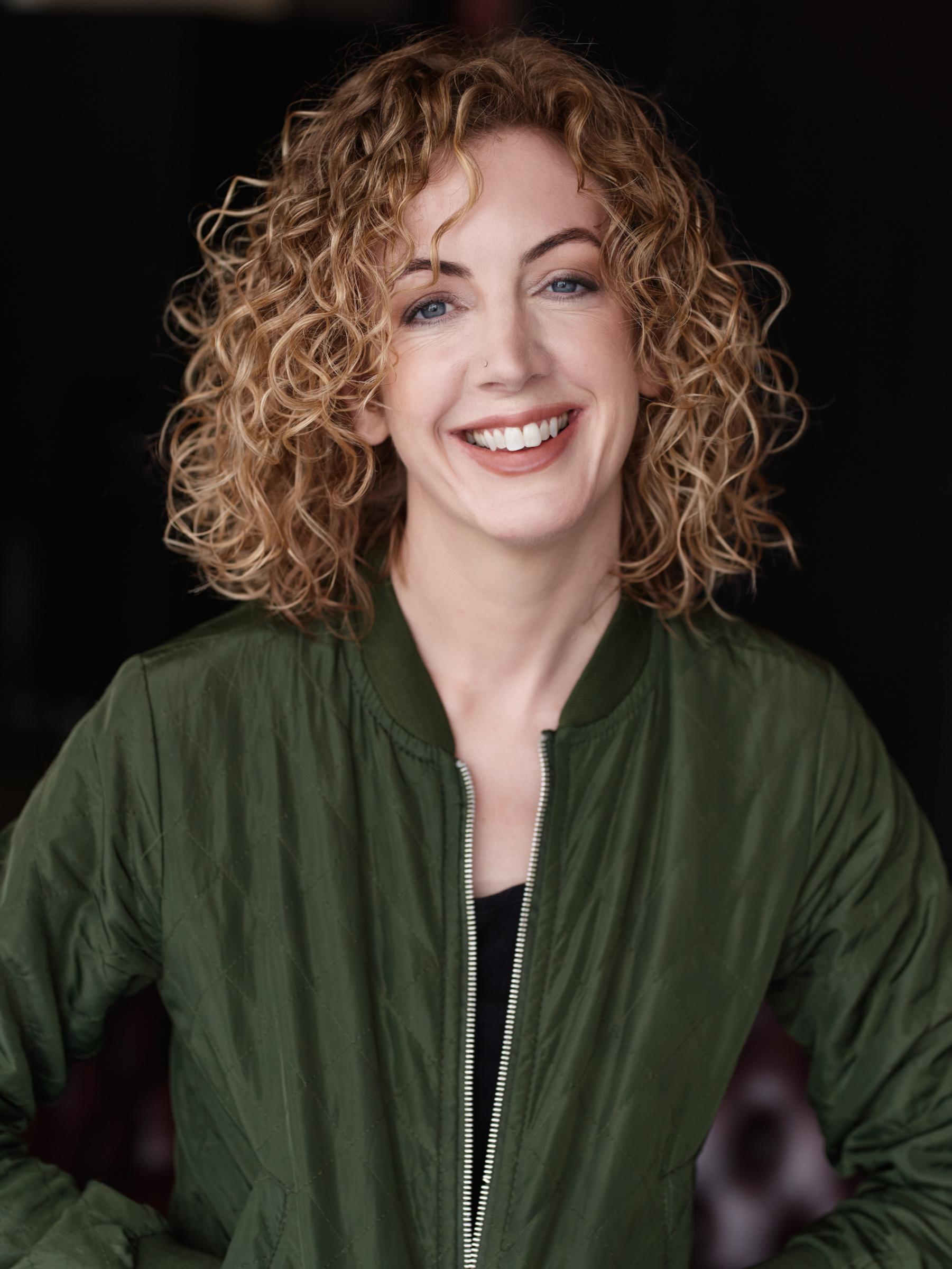 actor Marianne McLoughlin large photo