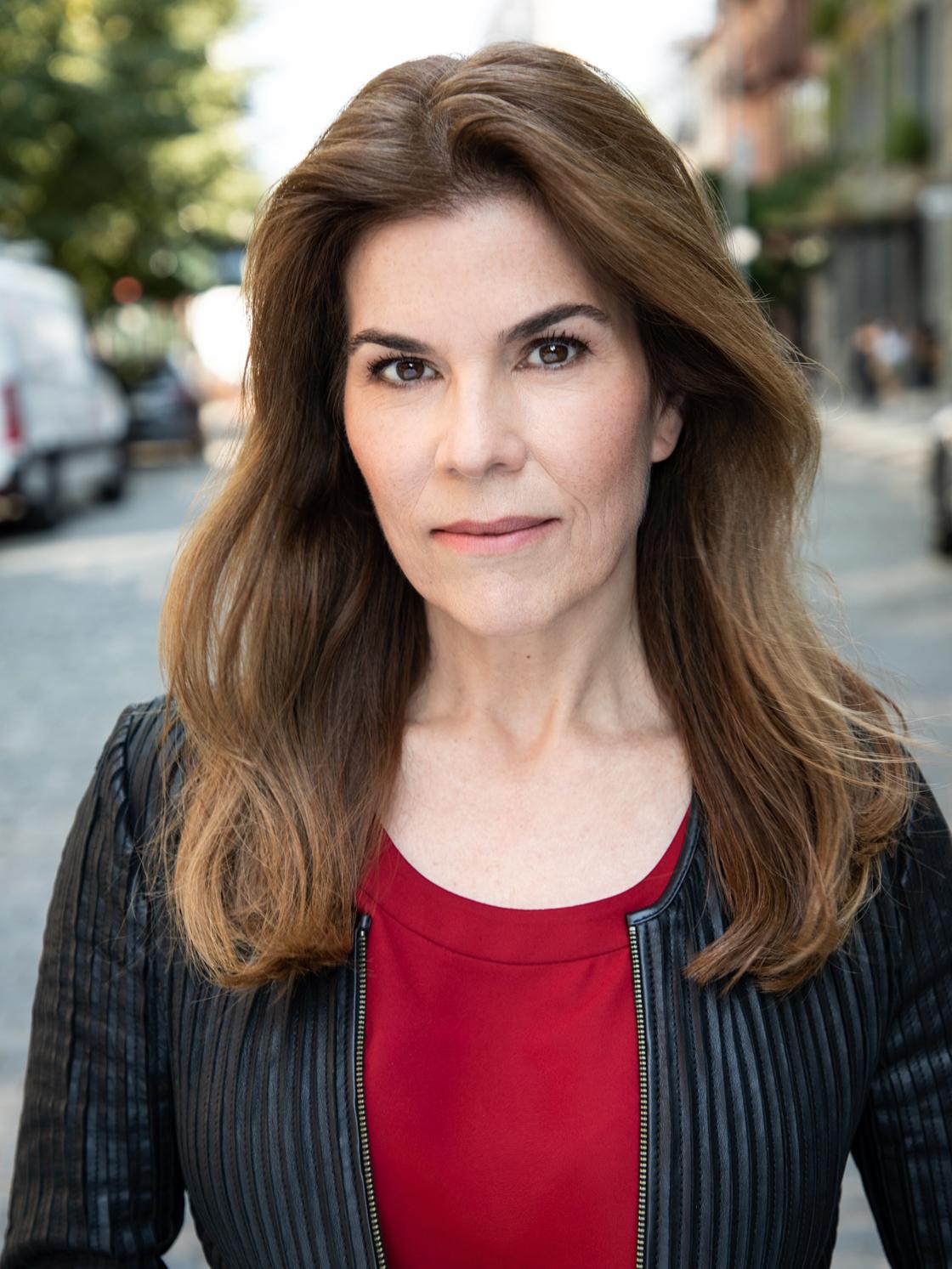 actor Deborah Kuhn large photo