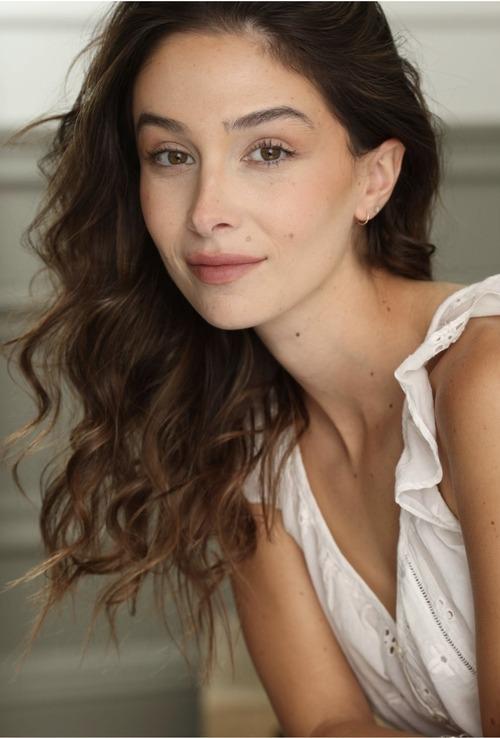 actor Holiday Mia Kriegel large photo