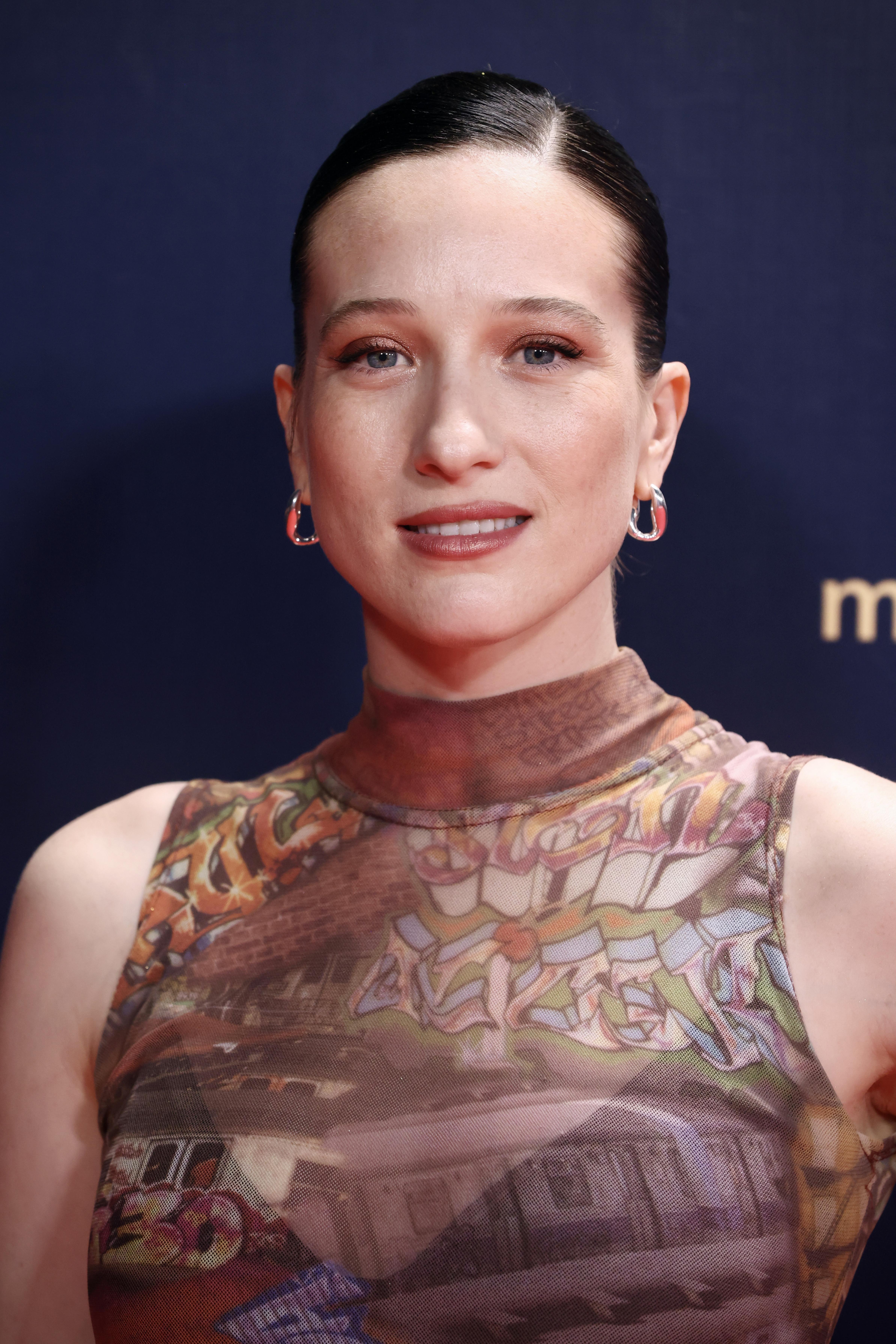 actor Sophie Lowe large photo