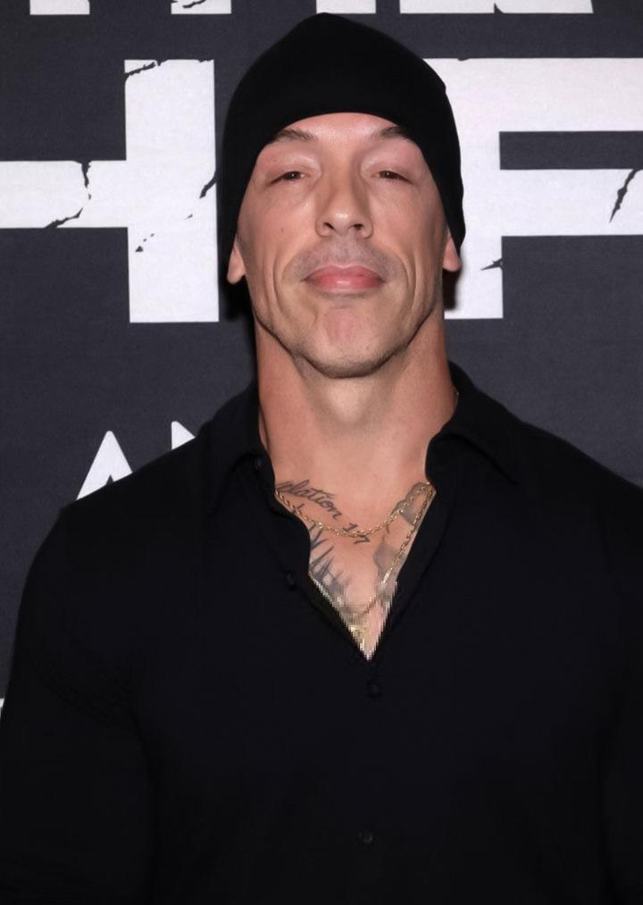 actor Kevin Lawson large photo