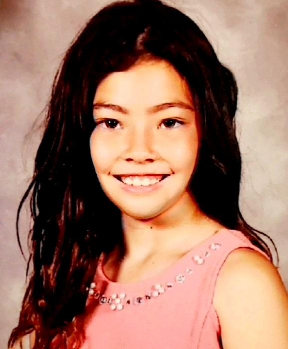 actor Ariana Deppe large photo