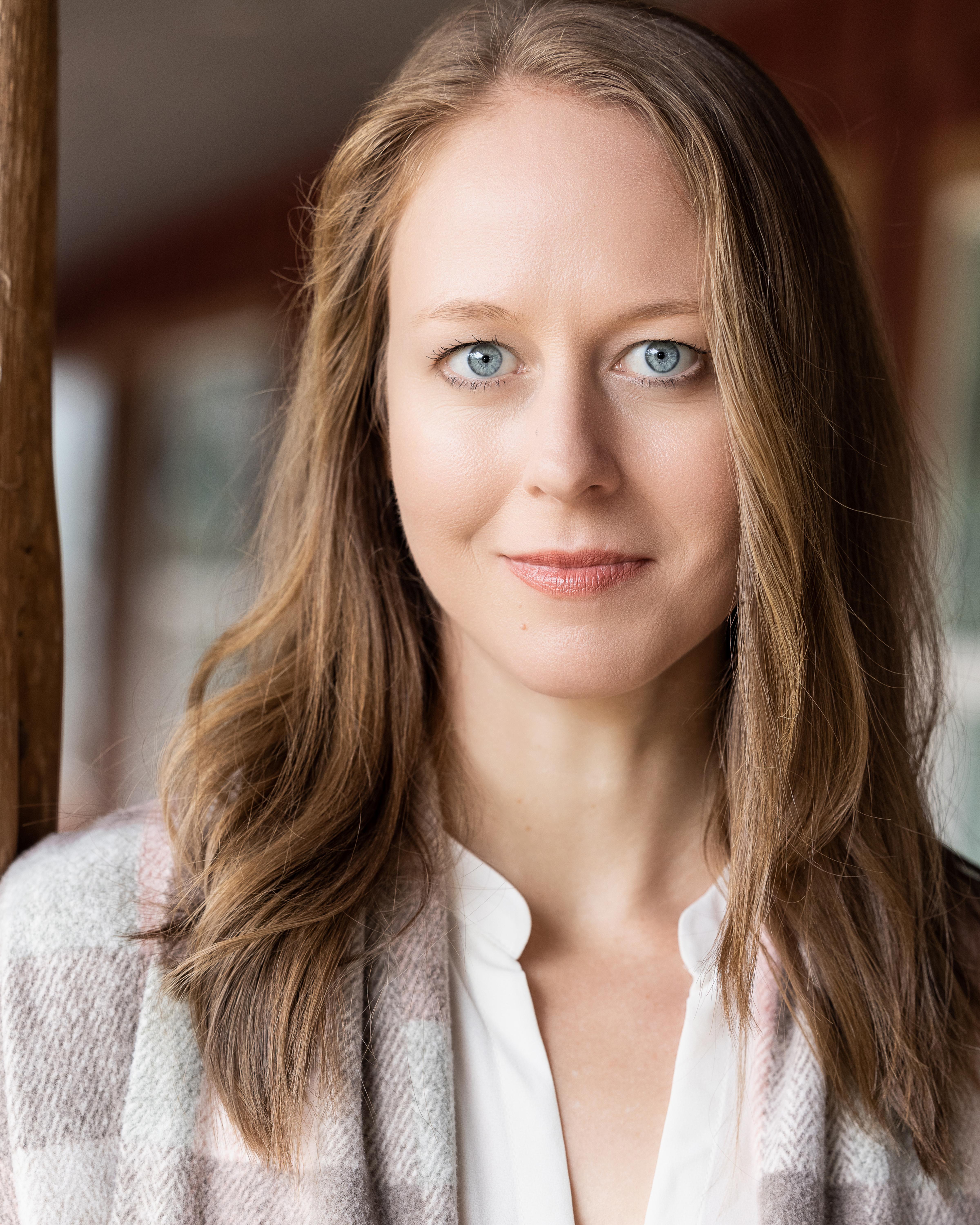 actor Samantha Walker large photo