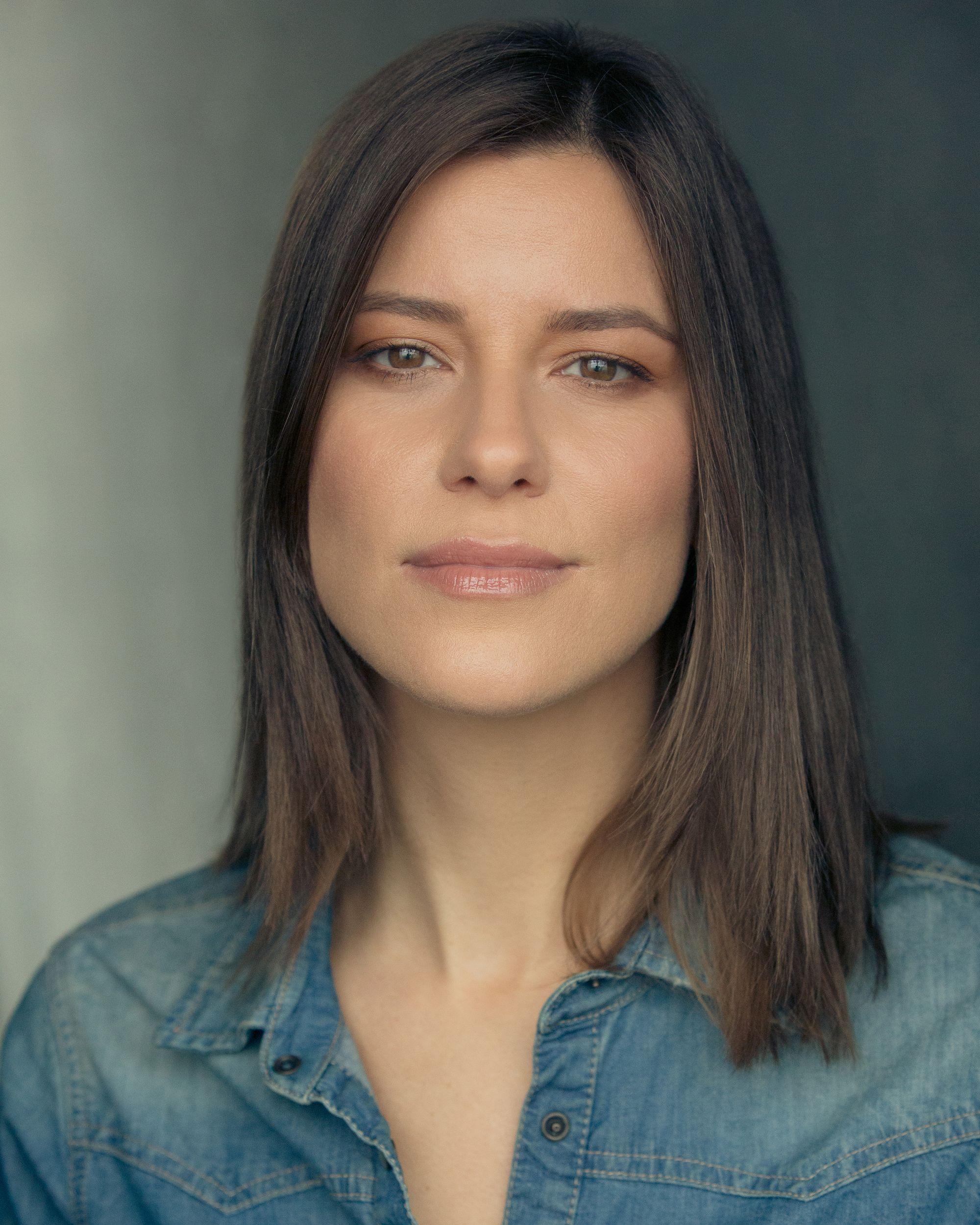 actor Fernanda Peviani large photo